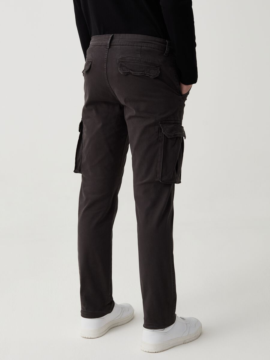 Slim-fit cargo trousers in stretch twill_2