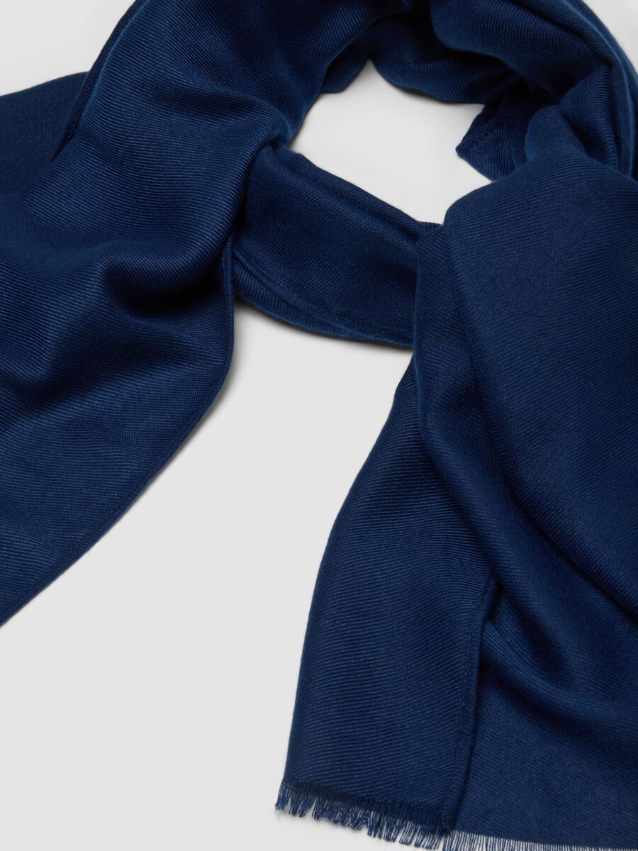 Navy blue scarf with fringes_1
