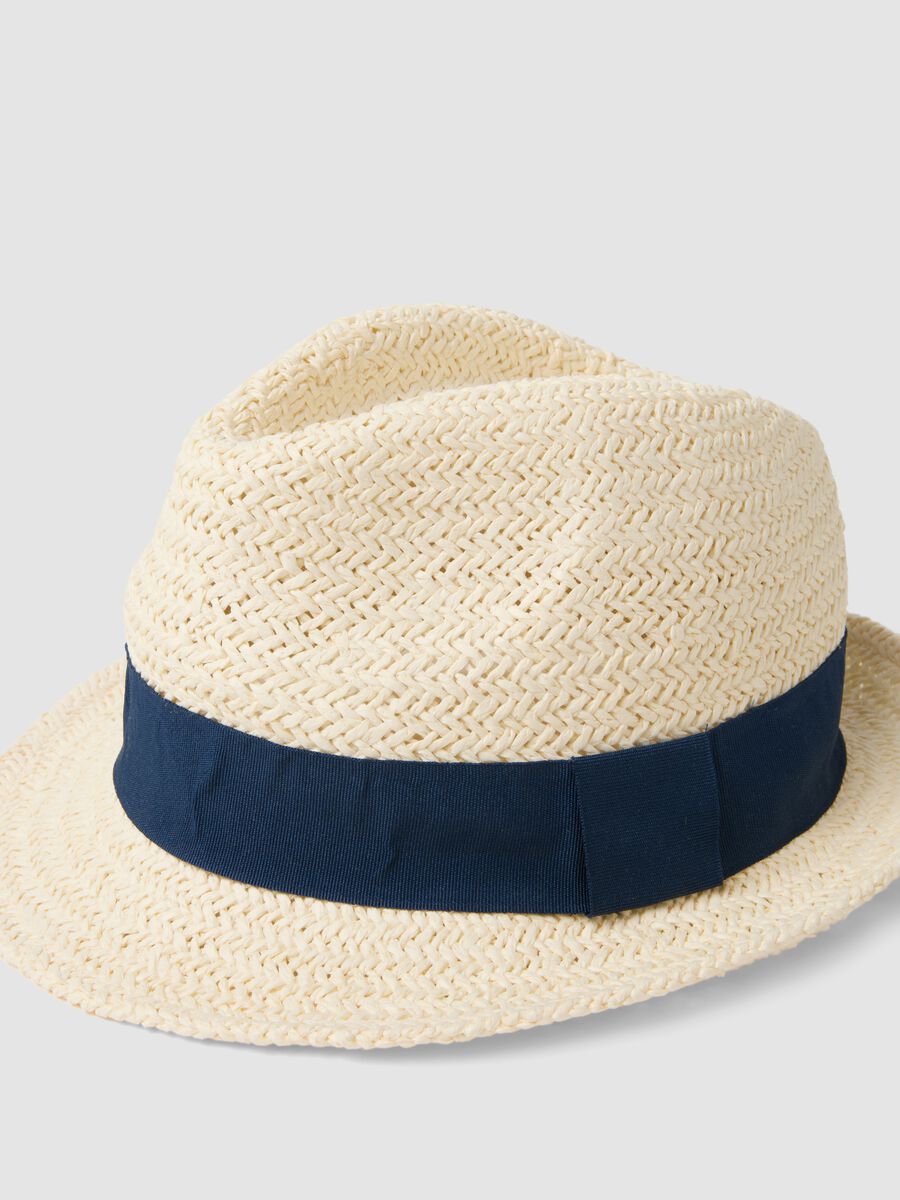 Beiger Hut aus Papierfaser-Mix mit blauem Band_1