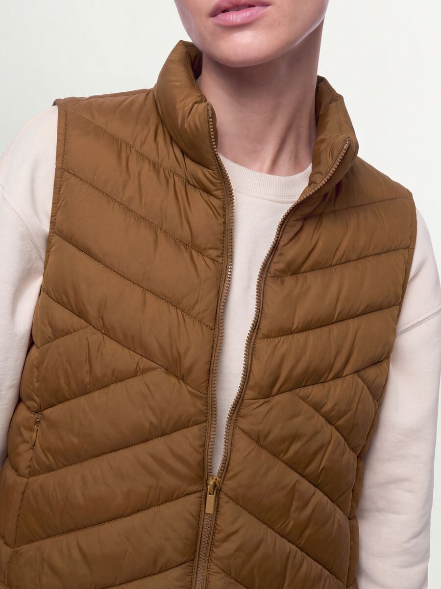 Yellow ultralight quilted gilet with zip and high neck_3
