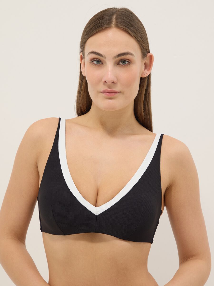 &Mu;&alpha;ύ&rho;&omicron; &kappa;&alpha;&iota; &lambda;&epsilon;&upsilon;&kappa;ό bikini top &alpha;&pi;ό &epsilon;&lambda;&alpha;&sigma;&tau;&iota;&kappa;ό ύ&phi;&alpha;&sigma;&mu;&alpha; &mu;&epsilon; &nu;&tau;&epsilon;&kappa;&omicron;&lambda;&tau;έ V_2