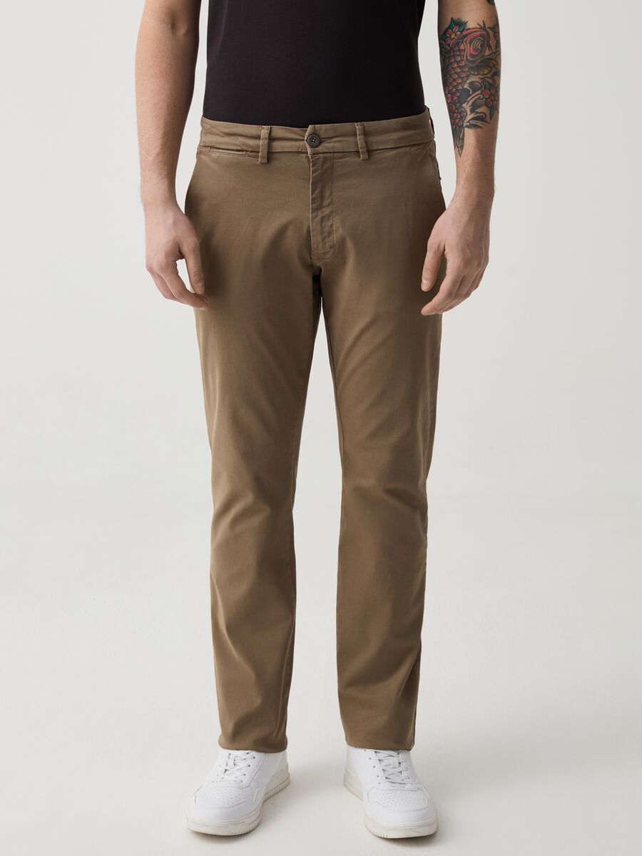 Regular-fit chino trousers_1