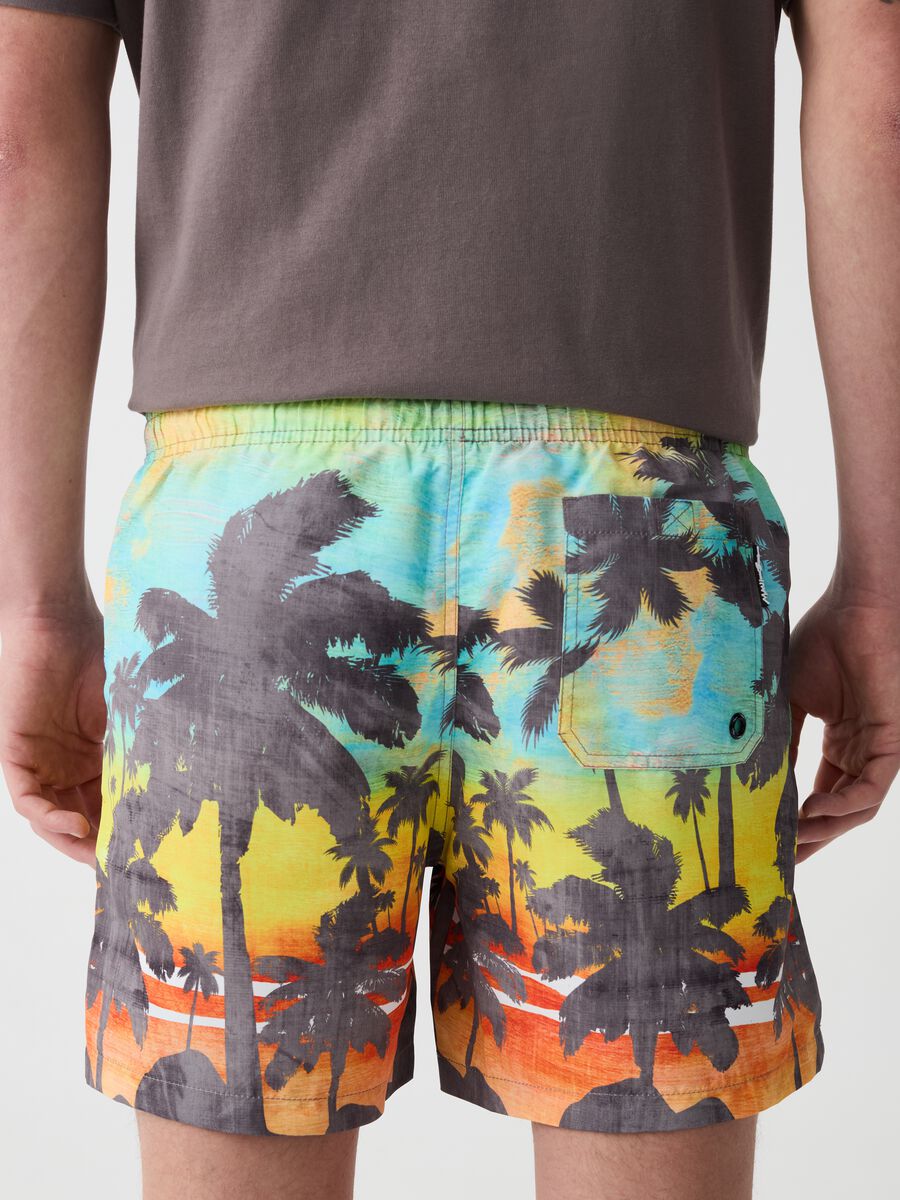 Swimming trunks with tropical print_2