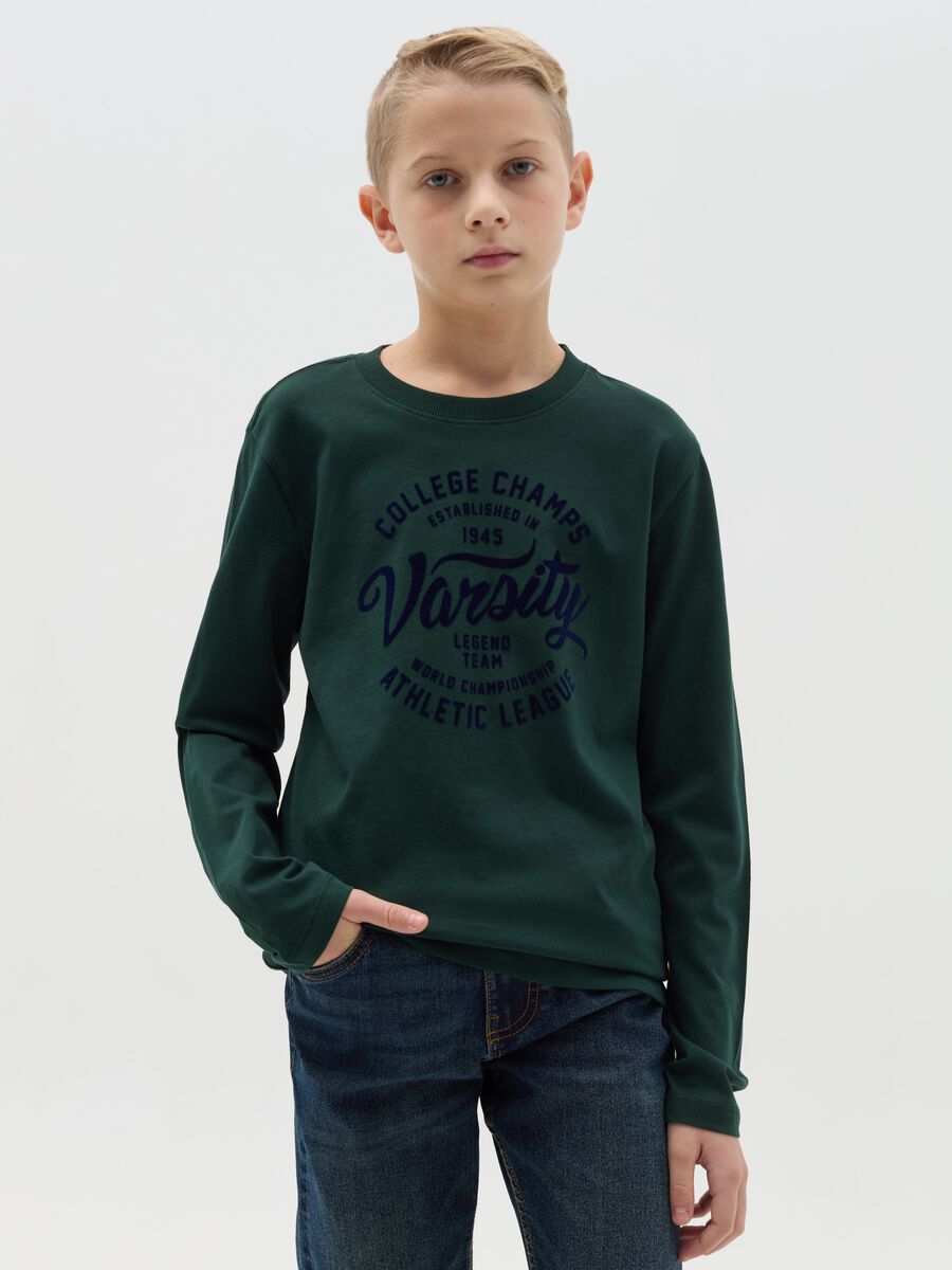 Long-sleeved T-shirt with "Varsity College" print_0