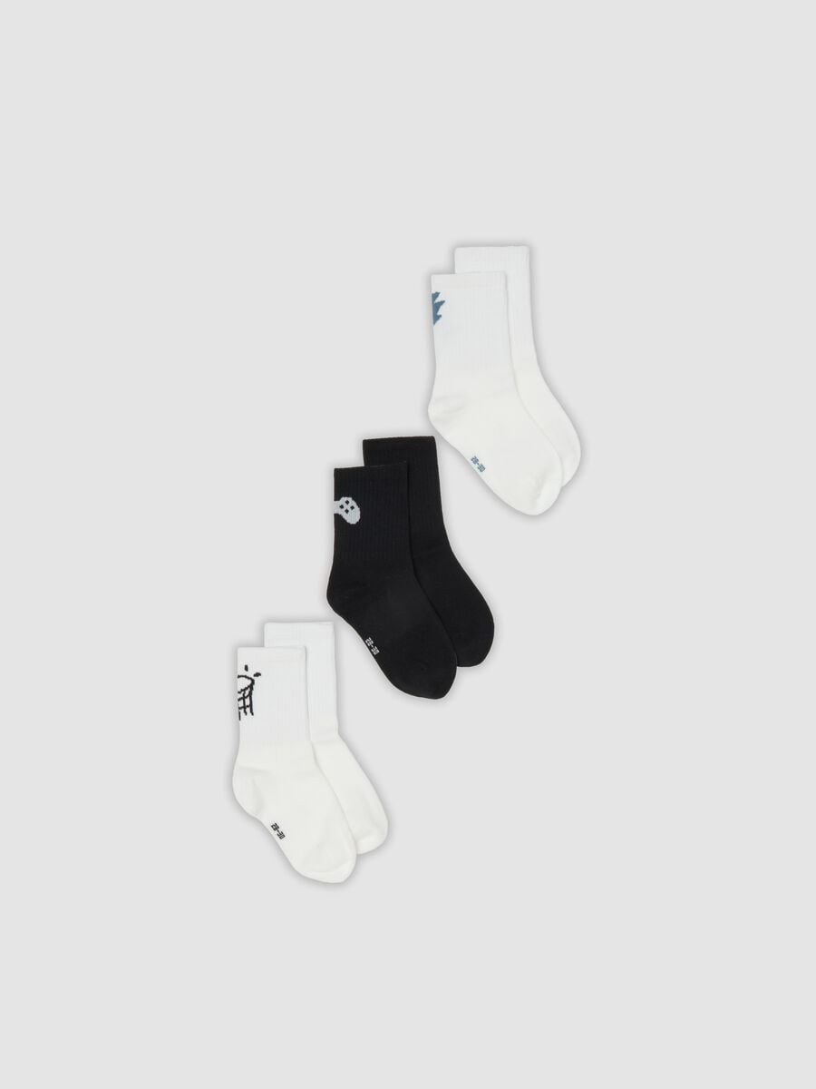 Three-pack of multicolour short socks in organic stretch cotton for boys_0