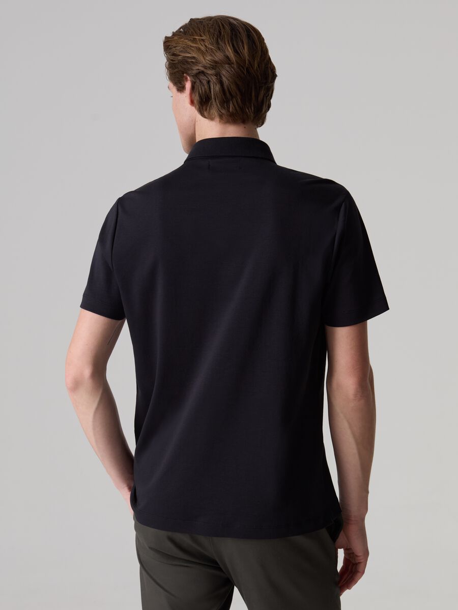 Contemporary polo shirt in mercerised cotton_2