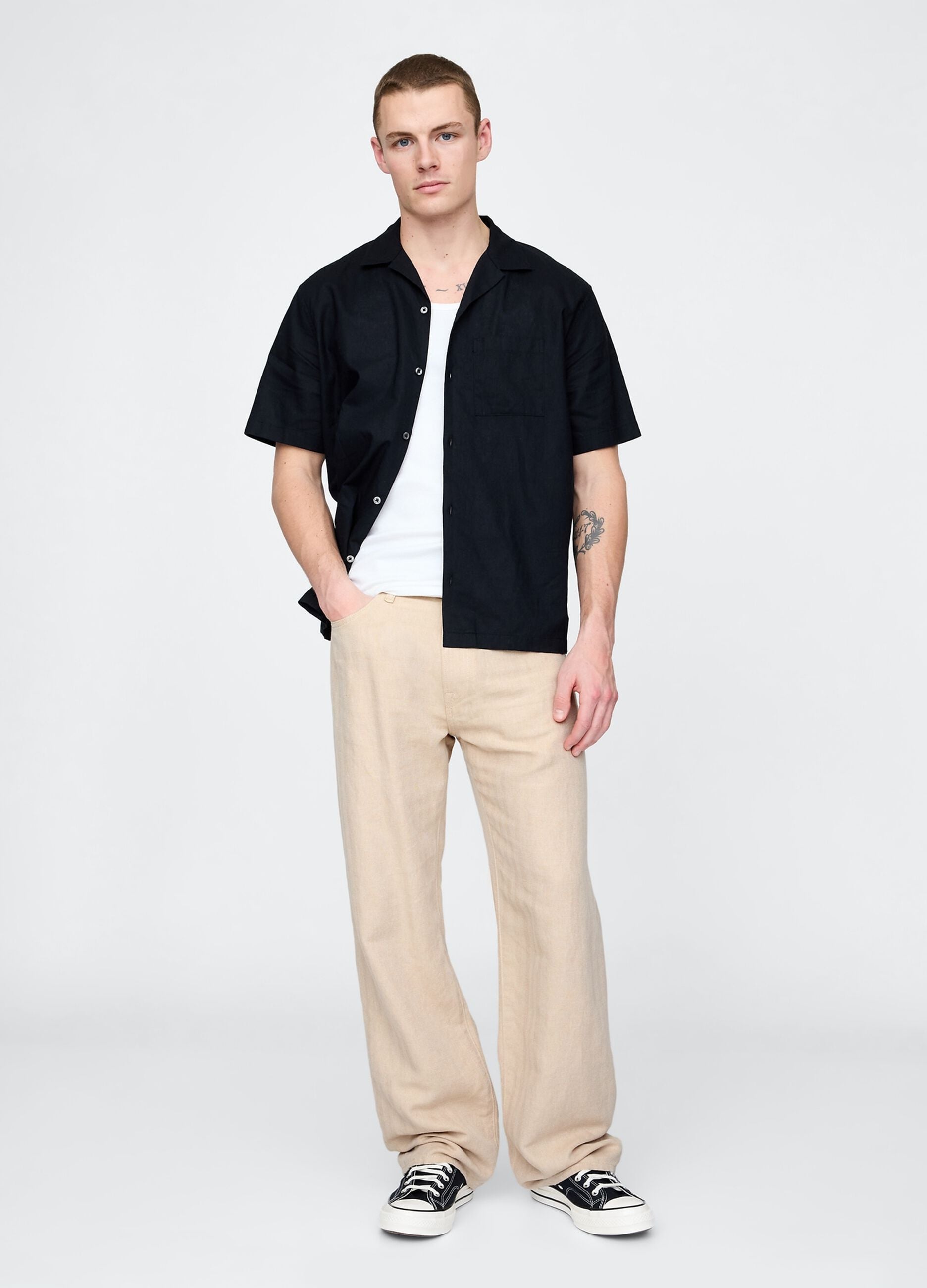 Weite beige Leinenhosen
