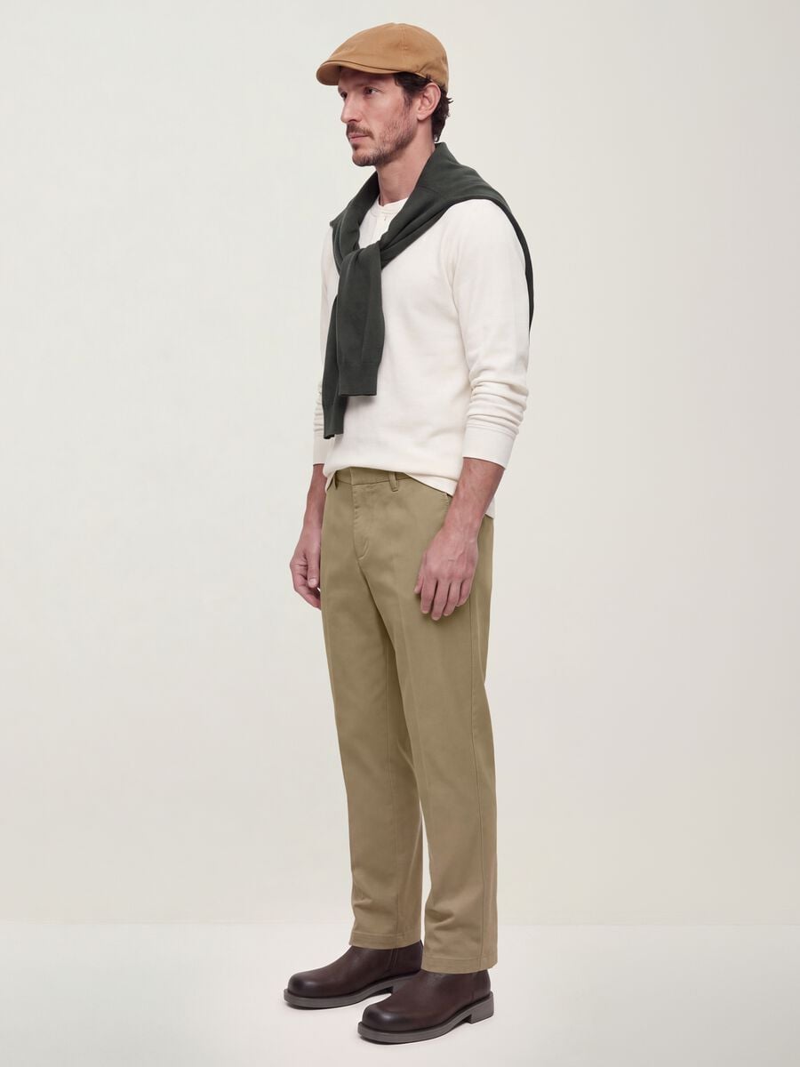 Pantaloni chino beige in twill di cotone elasticizzato regular tapered fit_4