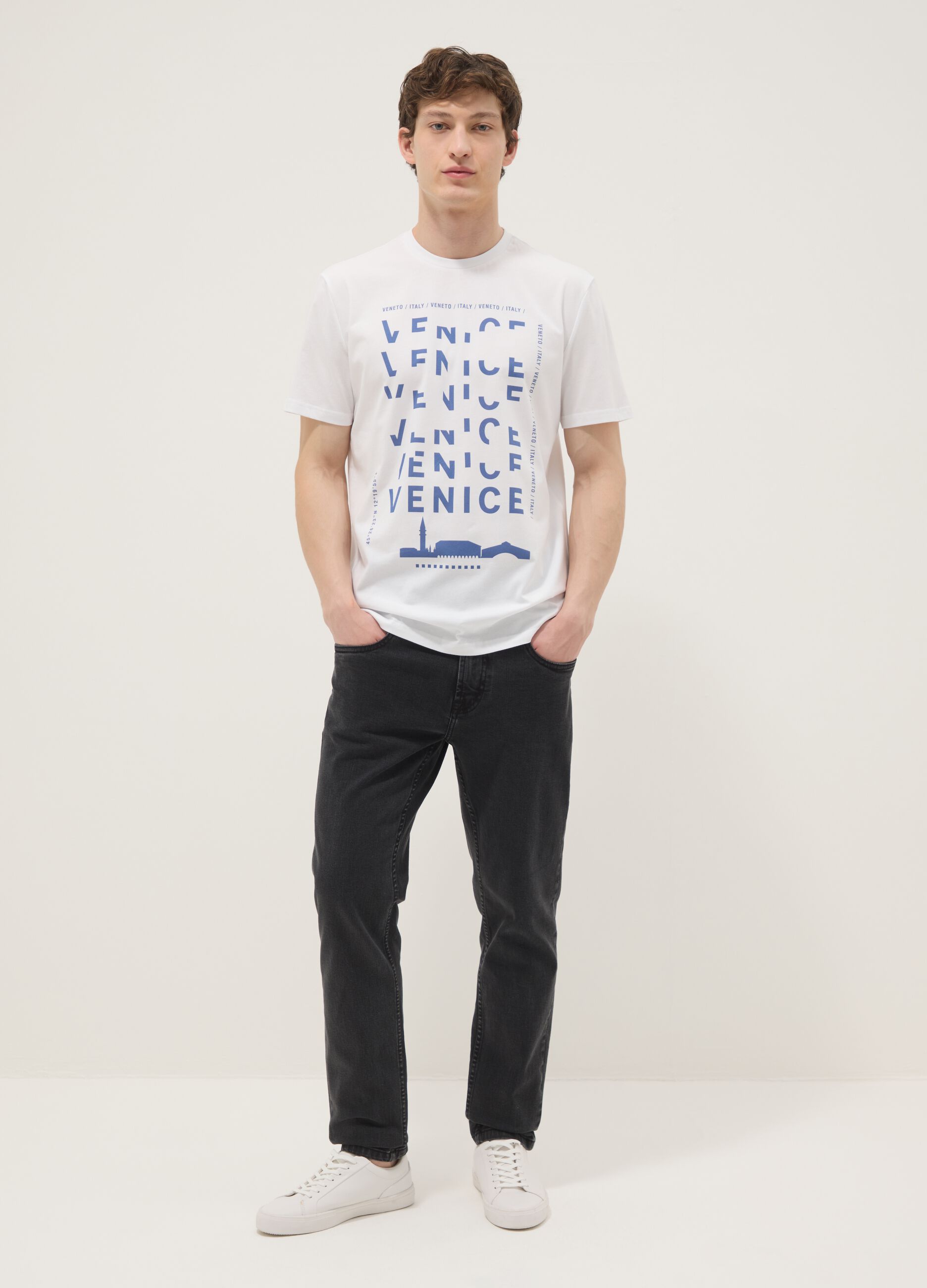Weisses T-Shirt aus reiner Baumwolle mit Frontprint, Regular Fit