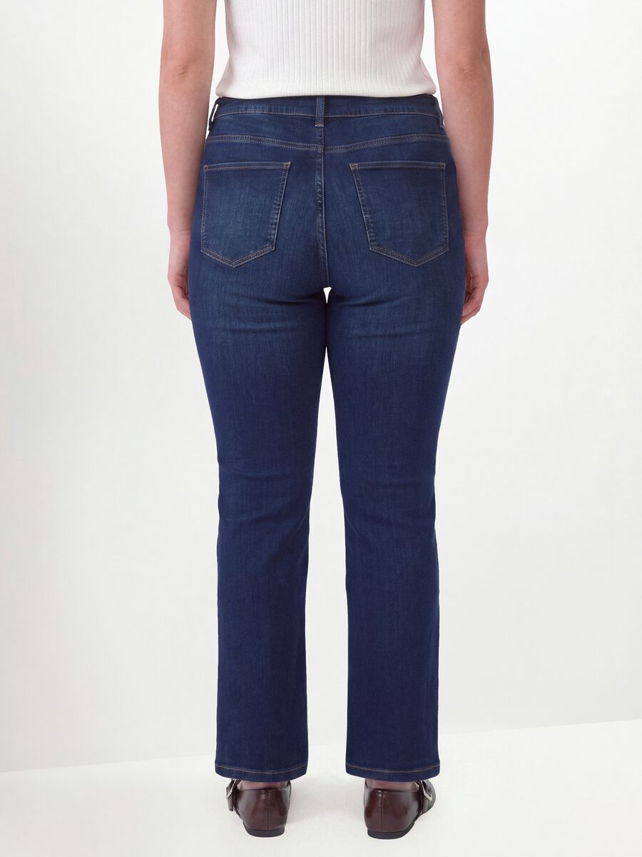 Bootcut-Jeans aus blauem Stretch-Baumwoll-Denim_3