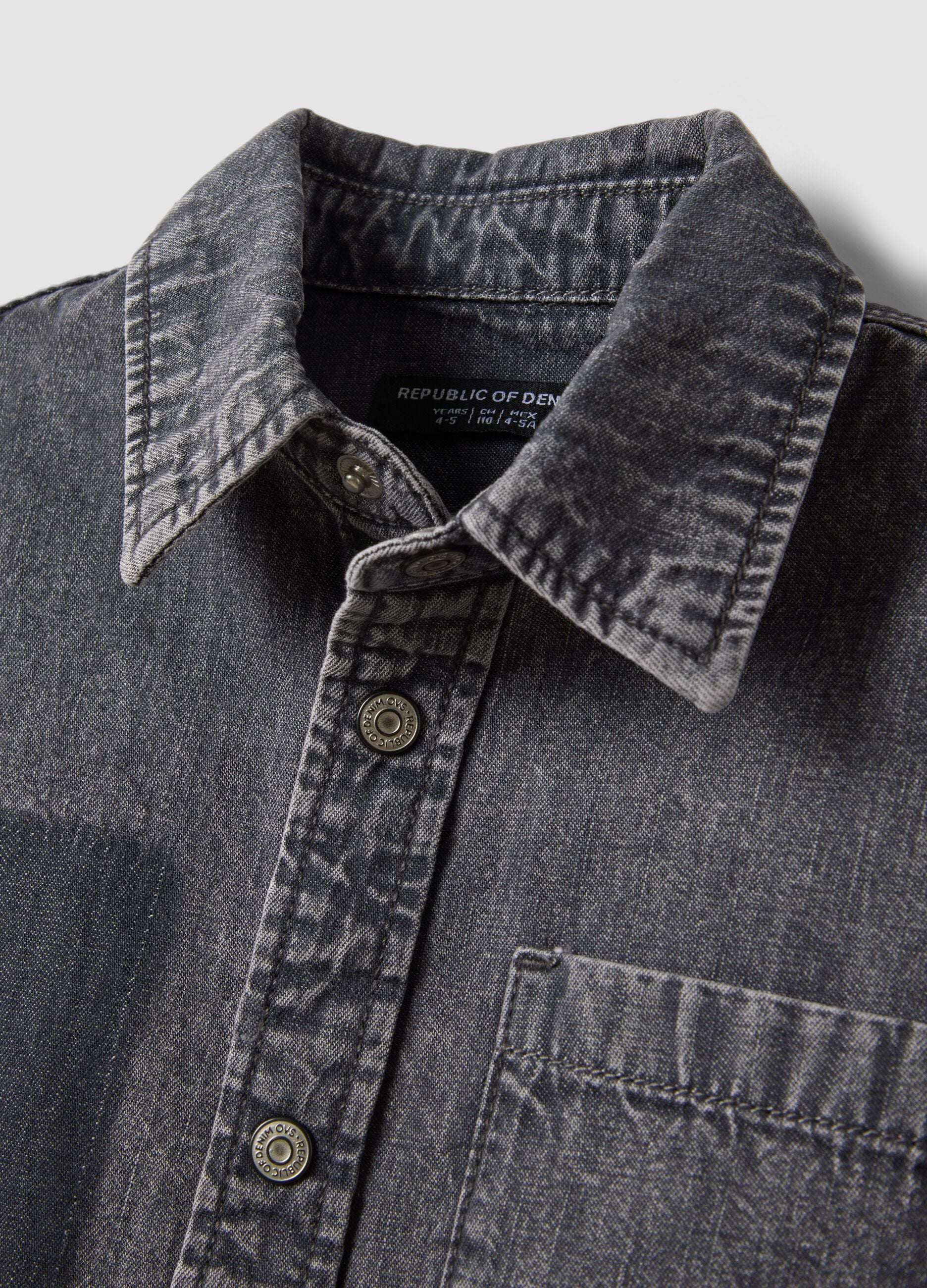 Grey pure cotton short-sleeve shirt with patch details for boys