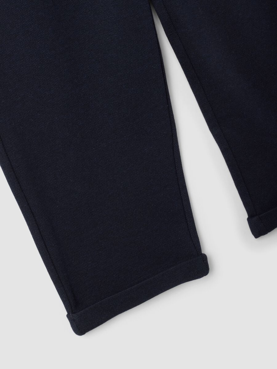 Pantaloni blu in viscosa e lyocell elasticizzato regular fit per bambino_3