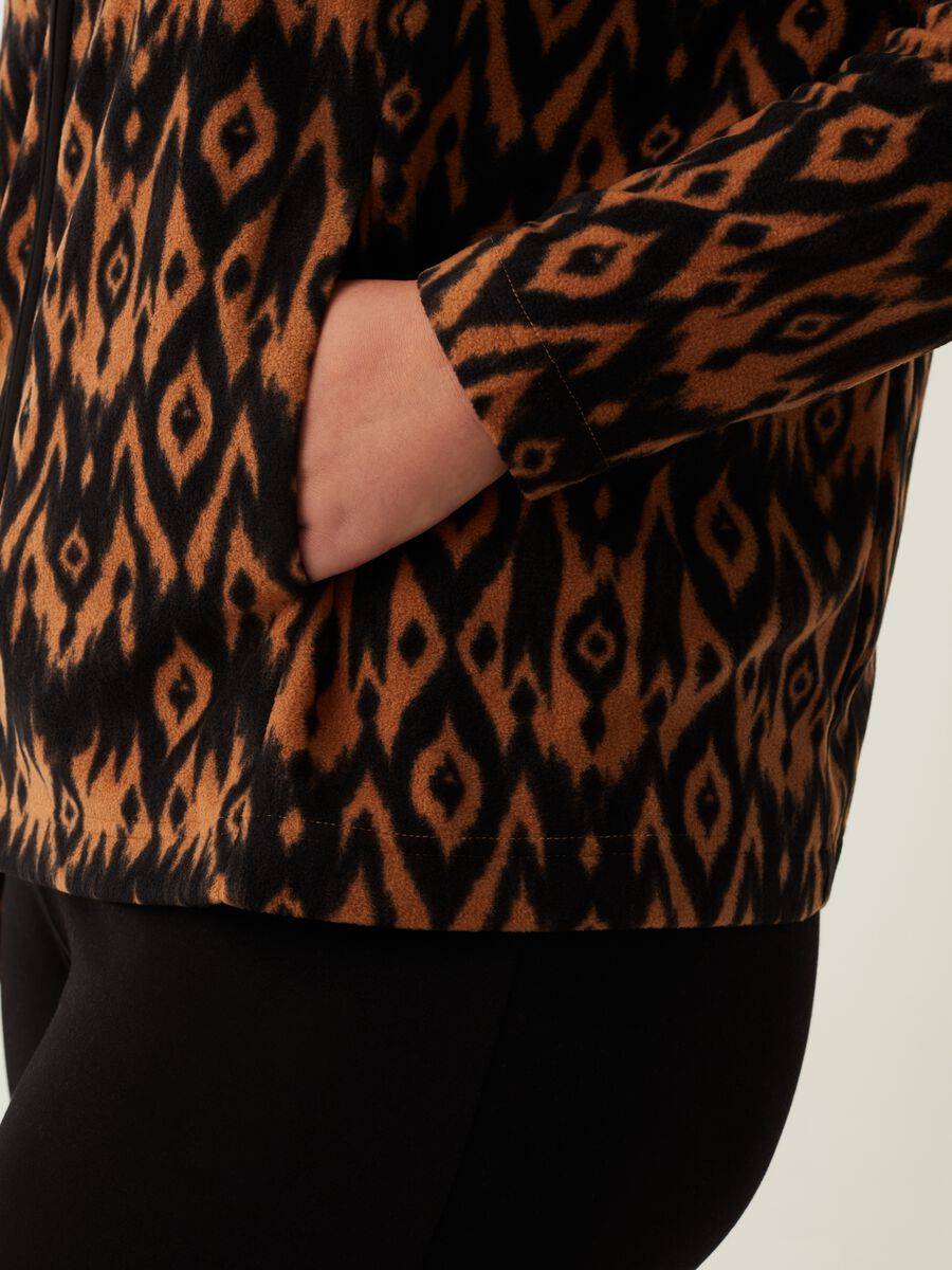 Curvy fleece full-zip with ikat pattern_3