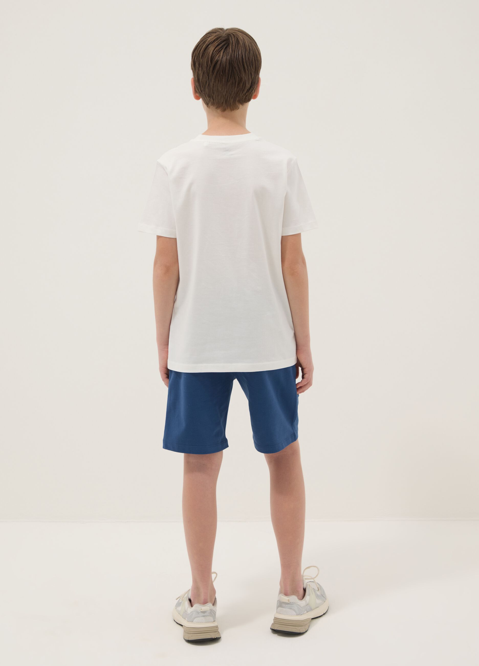 White pure cotton set with T-shirt and shorts