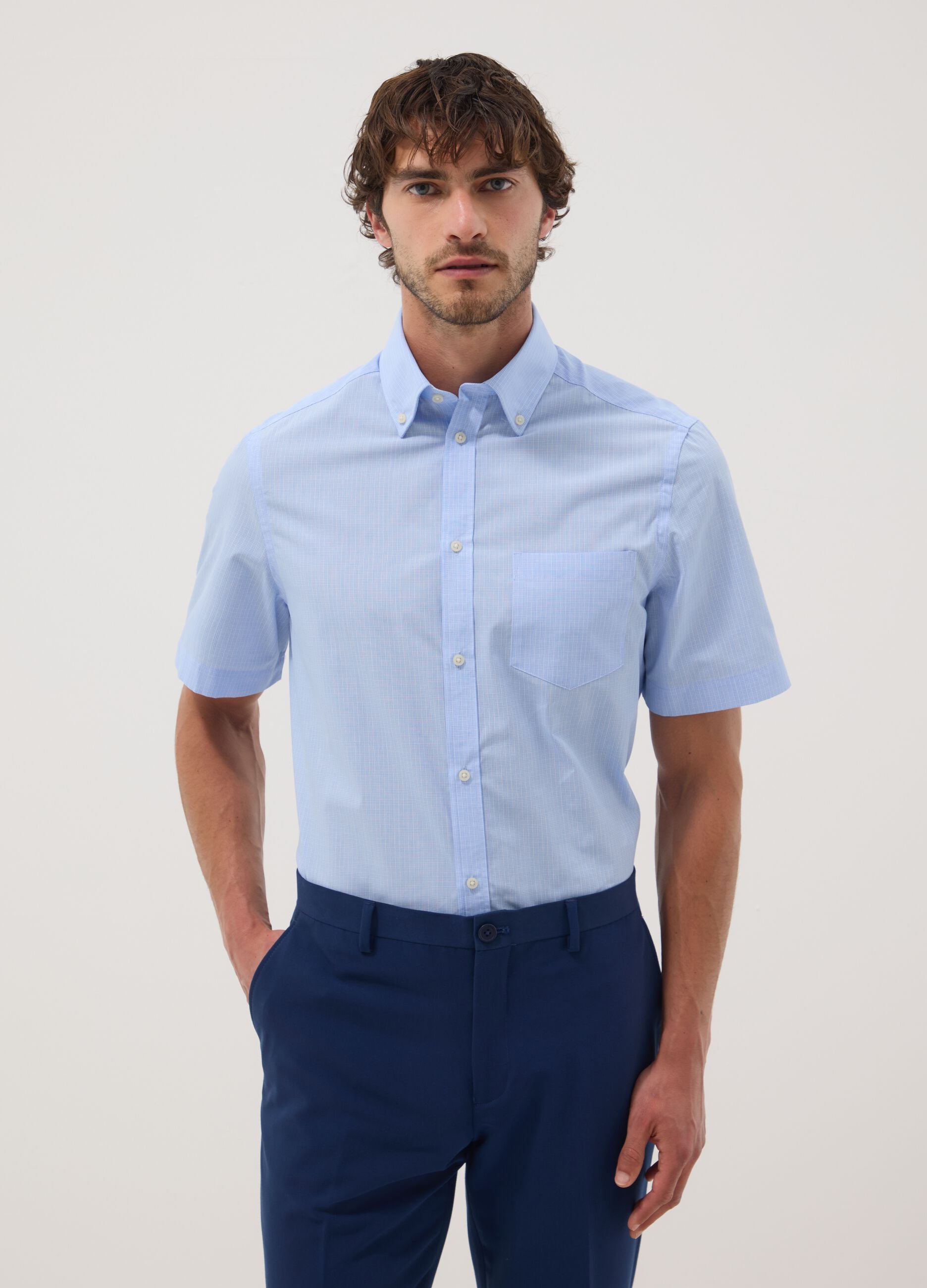 Light blue short-sleeve shirt with button-down collar