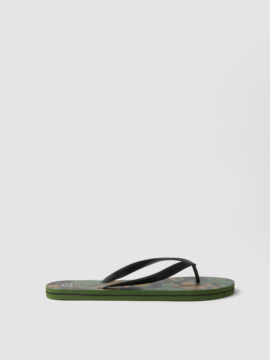 Multicolour flip-flops with camouflage pattern_0