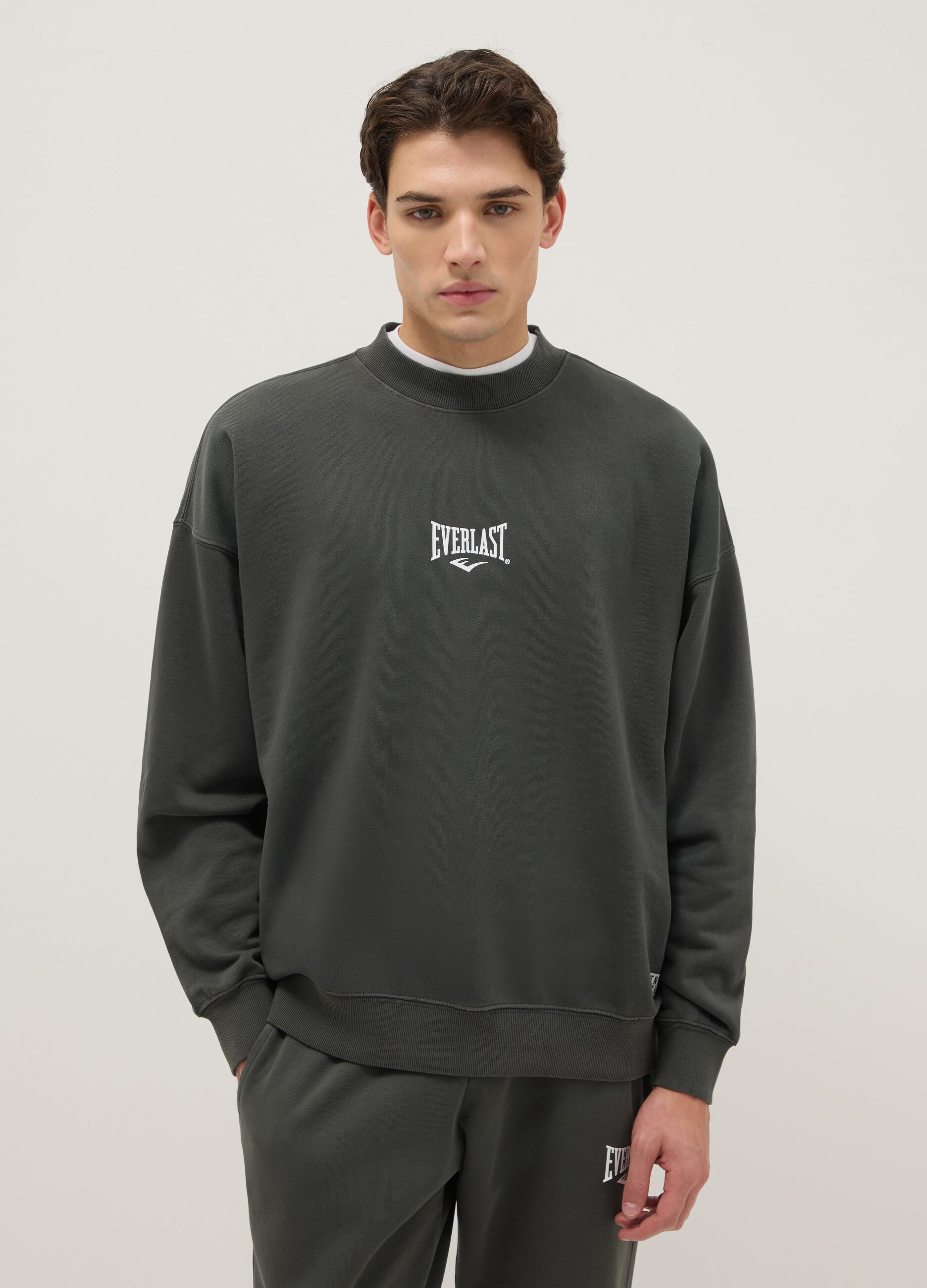 Black cotton blend regular fit sweatshirt with Everlast logo