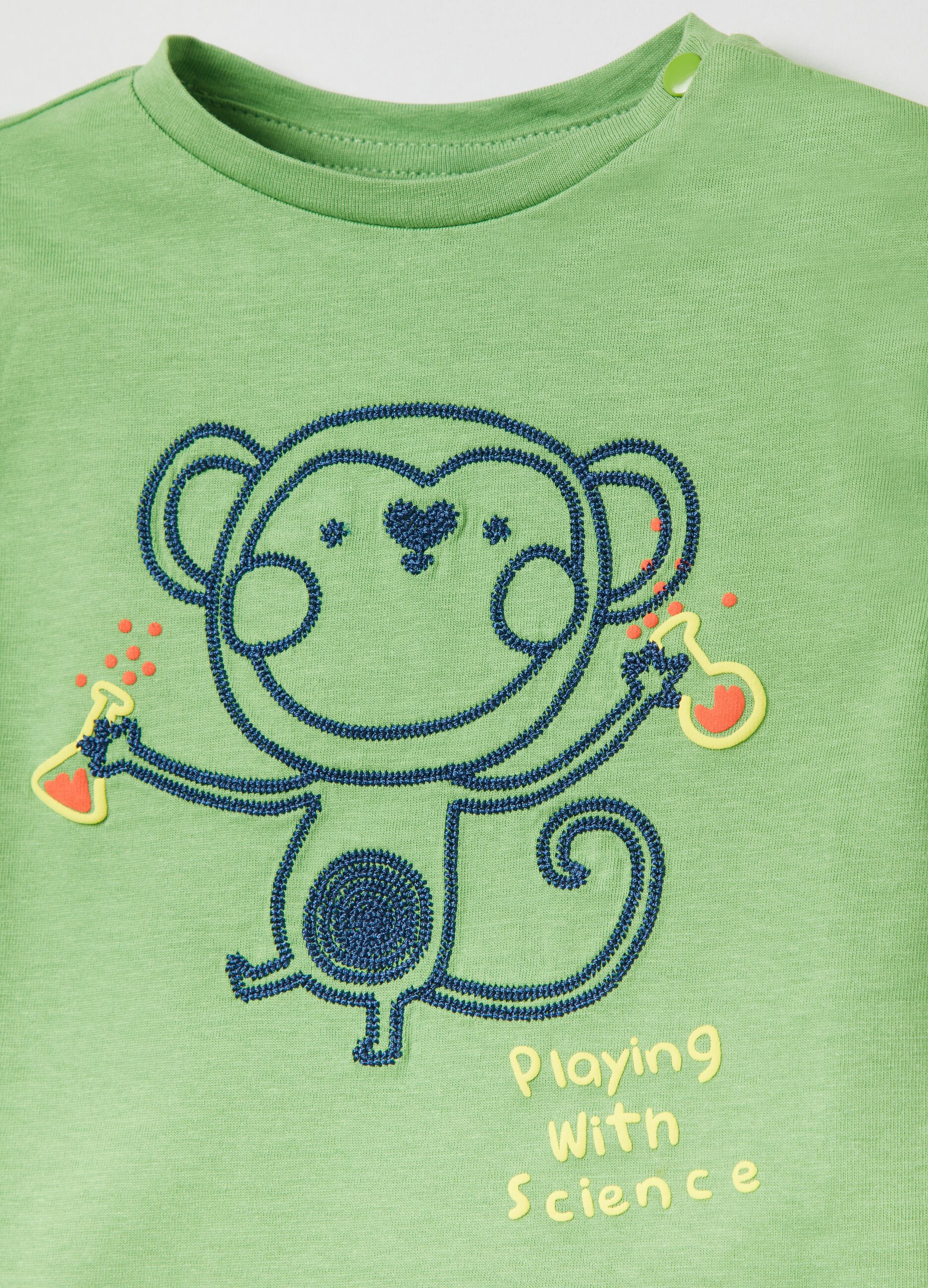 Camiseta con bordado chimpancé