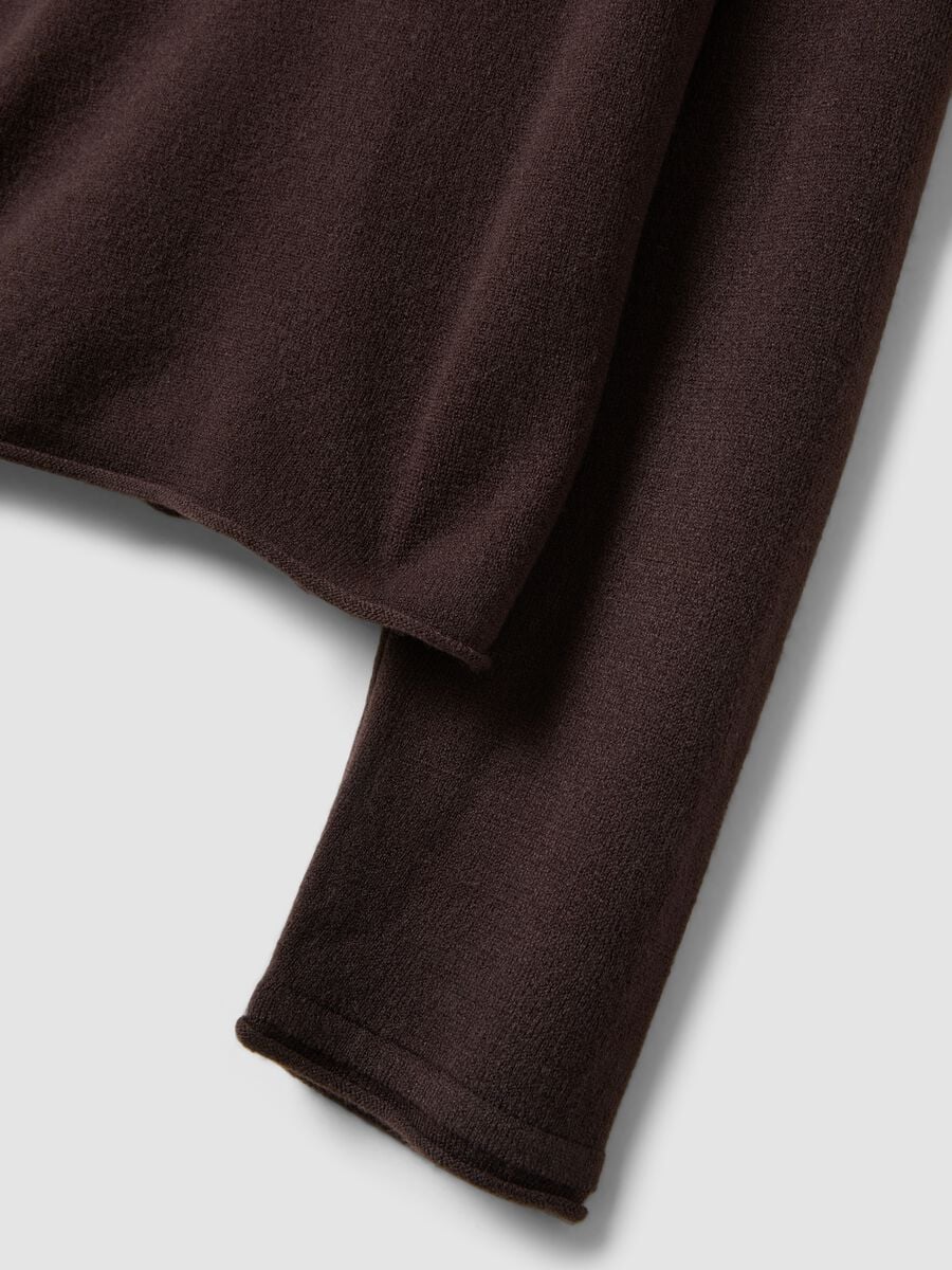 Dark brown fitted crew-neck long-sleeve top_5