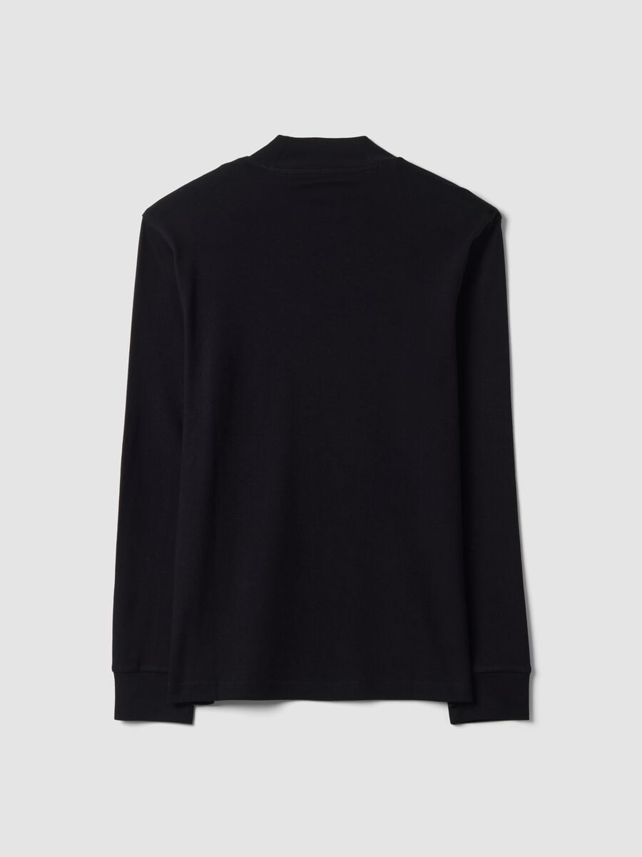 T-shirt nera in puro cotone con collo rialzato strutturato_2