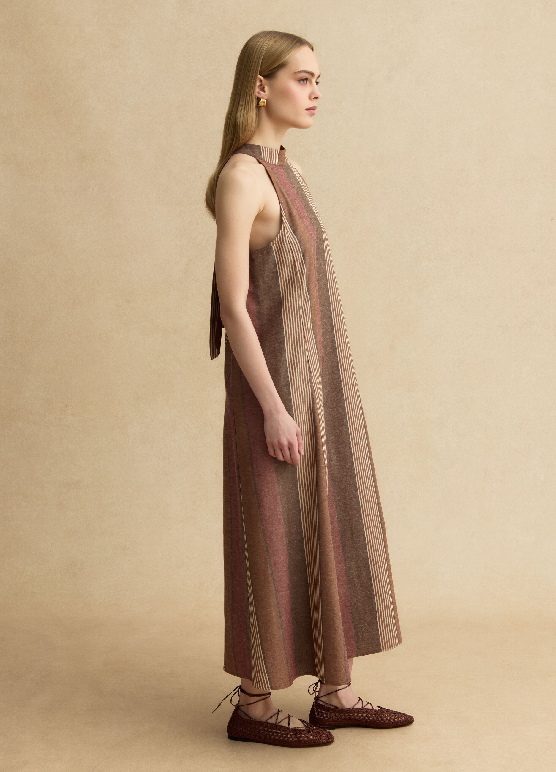 Multicolor gestreiftes Kleid aus Viskose- und Leinenmischung in lockerem Schnitt