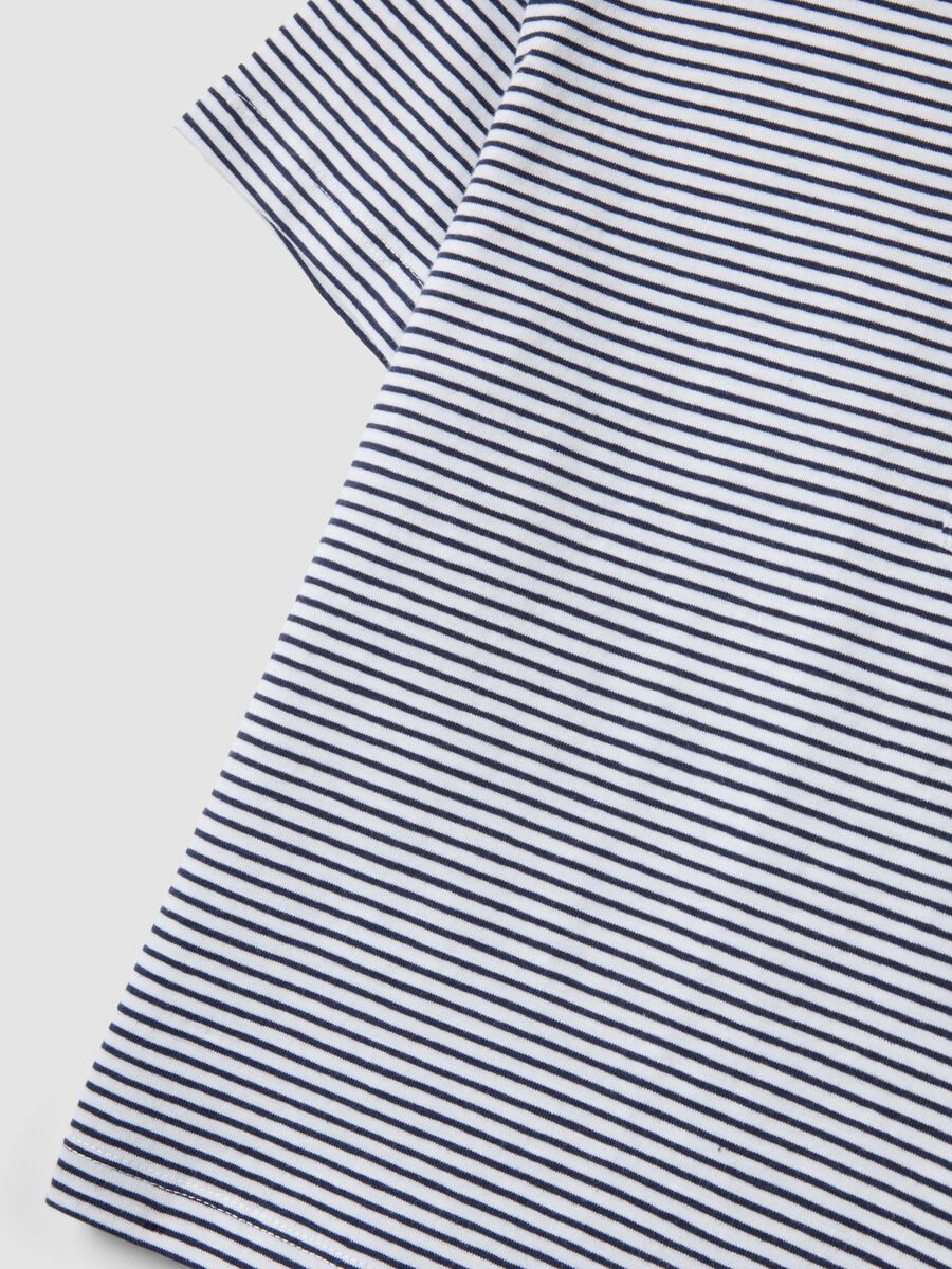 T-shirt azul &agrave;s riscas em algod&atilde;o el&aacute;stico_3