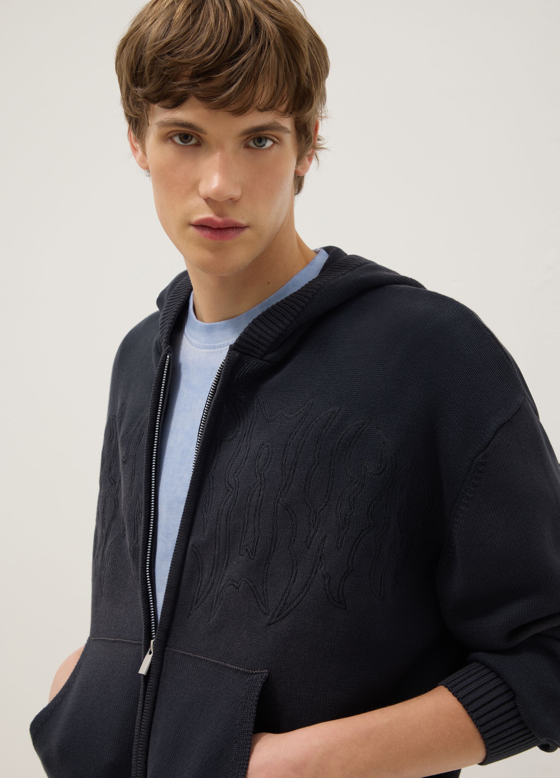 Oversized black cotton hoodie with zip