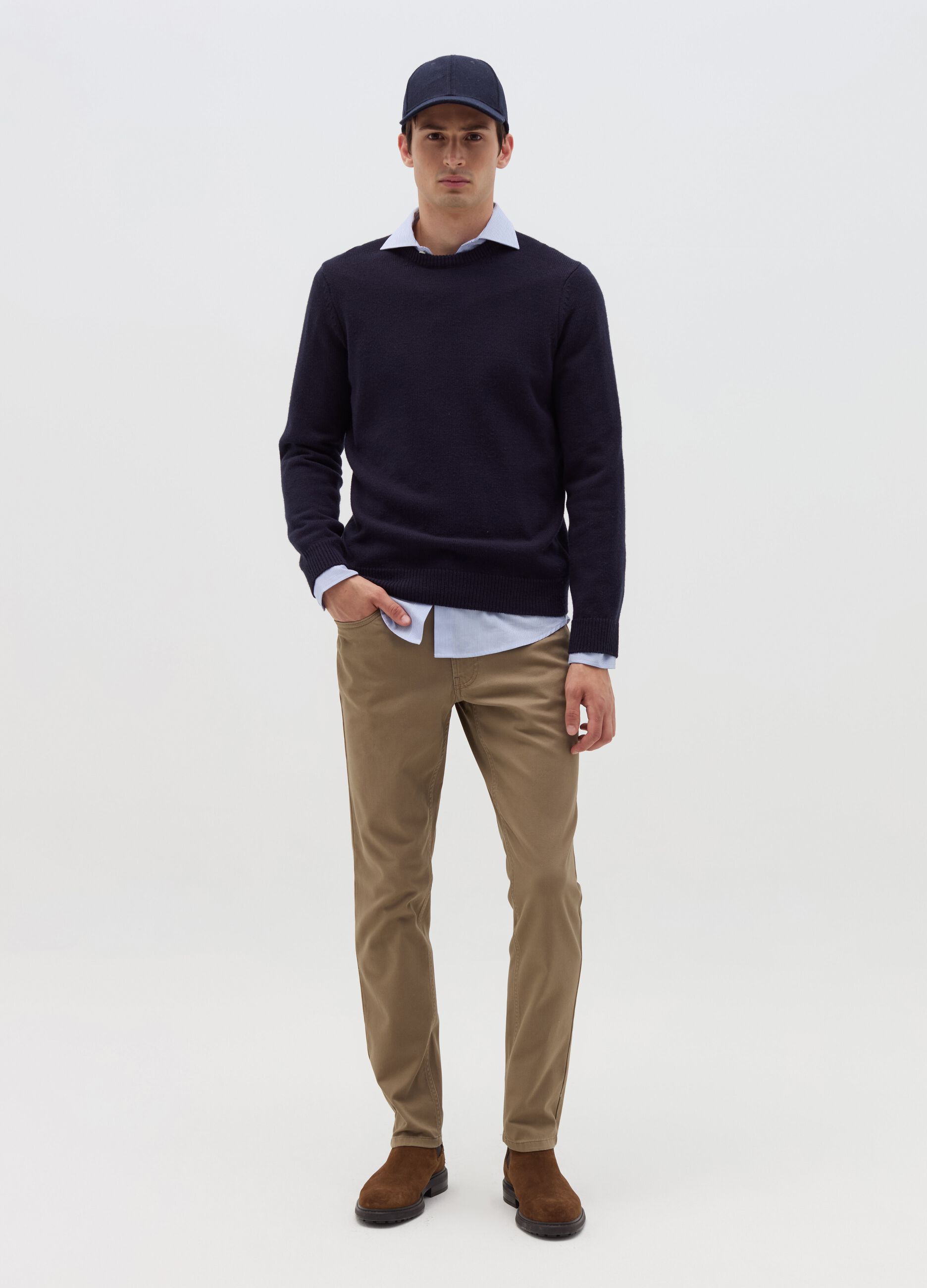 Trousers with five pockets and couture stitched weave