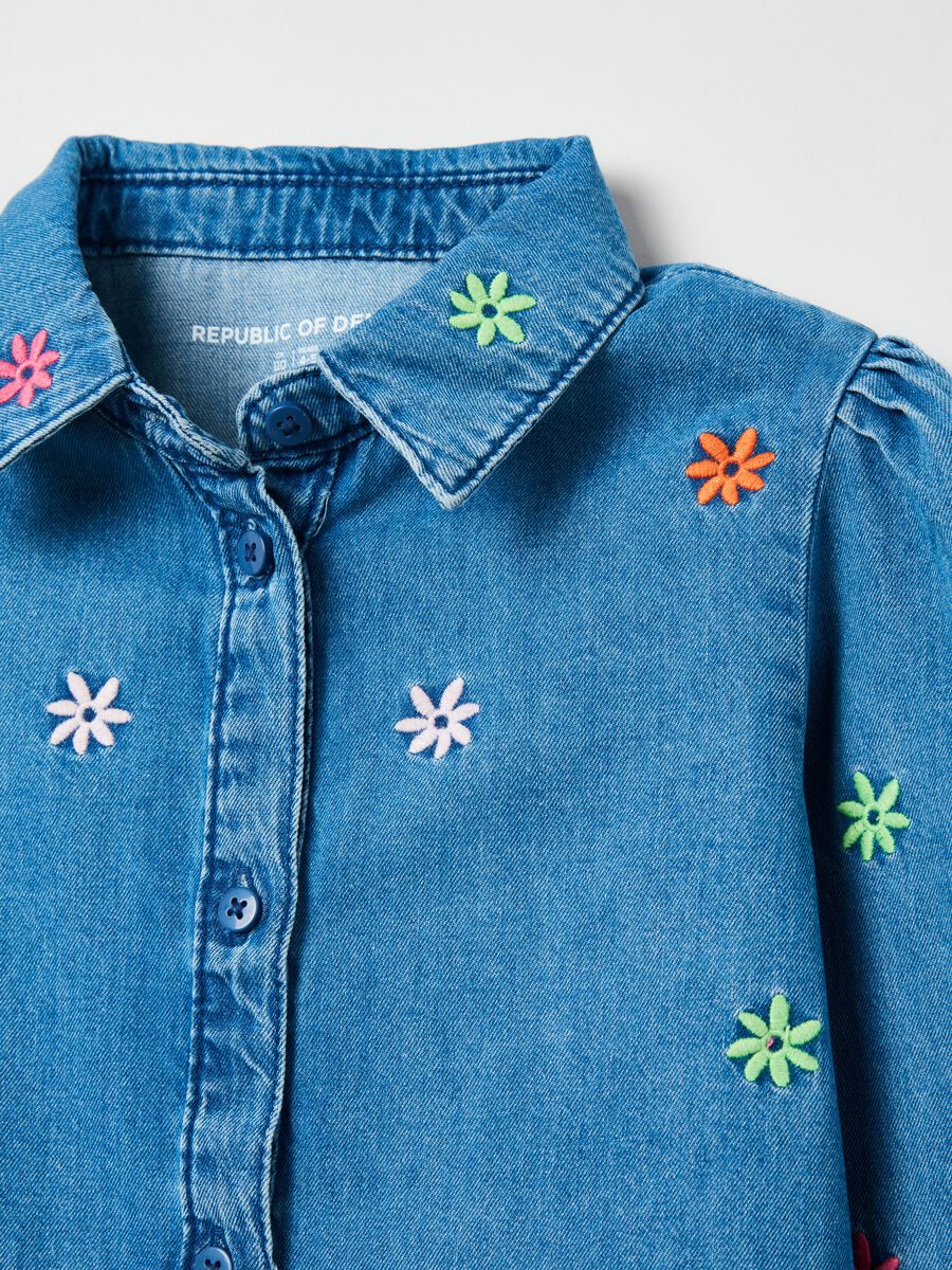 Denim shirt with flower embroidery_2