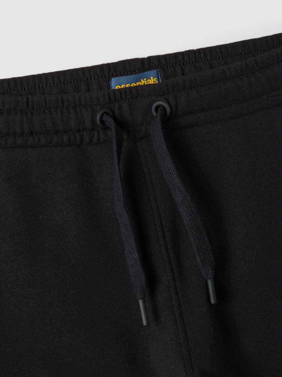Schwarze Jogginghose aus reiner Bio-Baumwolle mit Kordelzug f&uuml;r Jungen_5