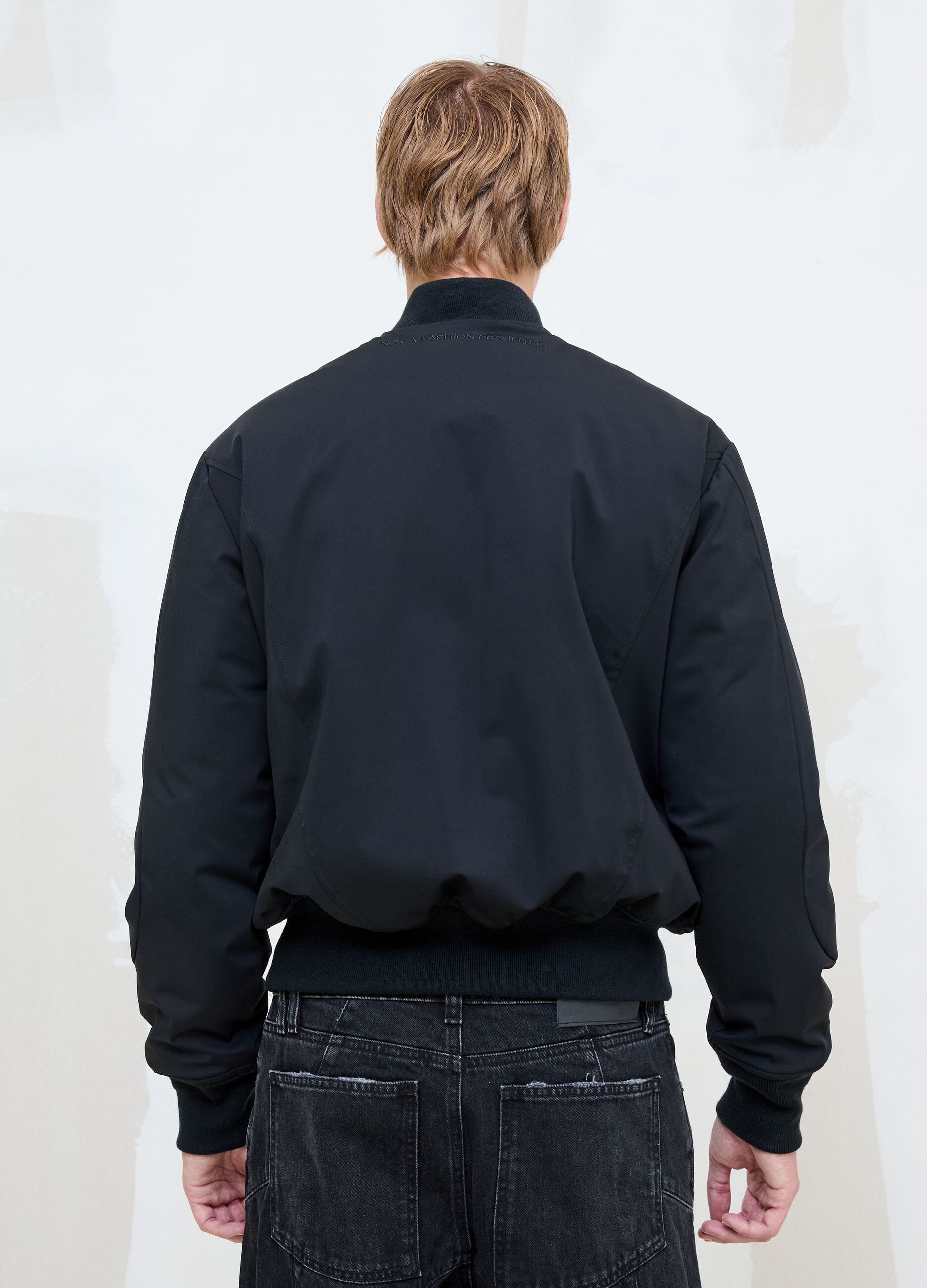 Schwarze Nylon-Bomberjacke