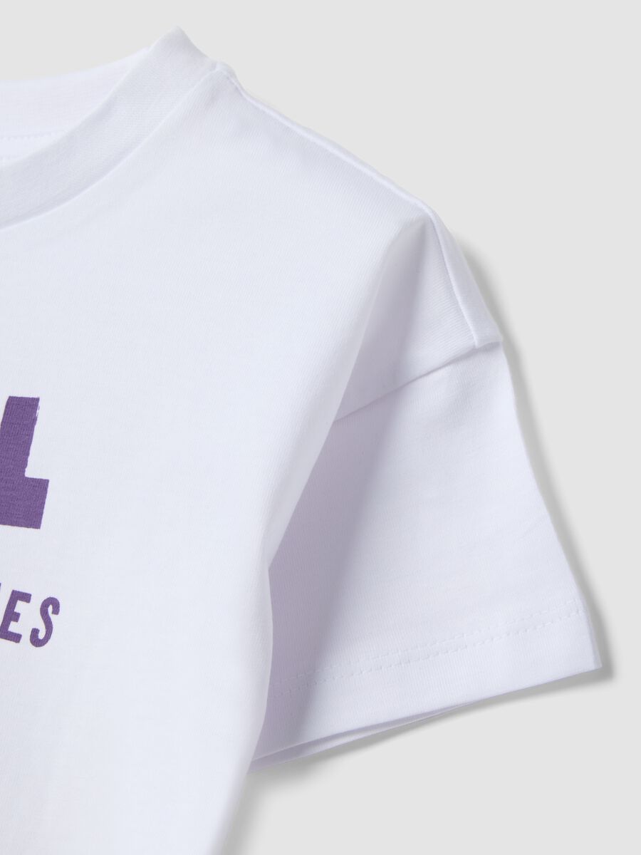 White pure cotton T-shirt with strawberry print for girls_3