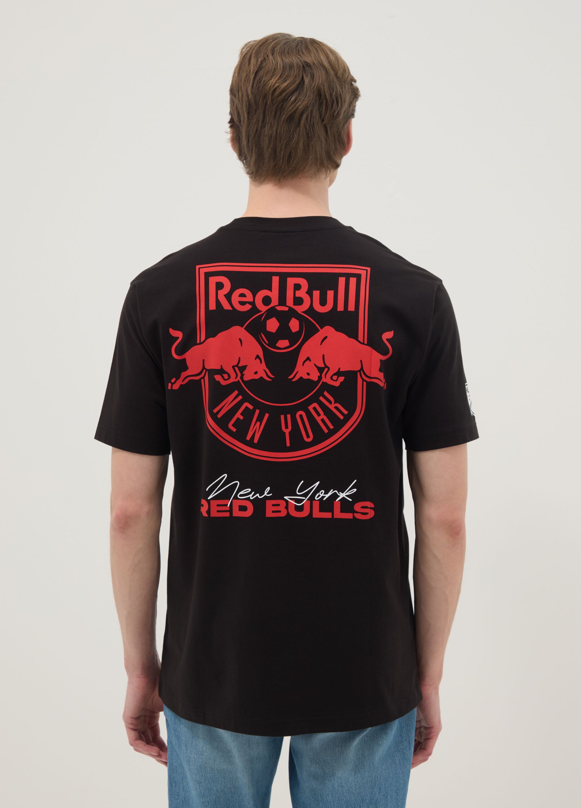 &Mu;&alpha;ύ&rho;&omicron; &kappa;&omicron;&nu;&tau;&omicron;&mu;ά&nu;&iota;&kappa;&omicron; t-shirt &alpha;&pi;ό &kappa;&alpha;&theta;&alpha;&rho;ό &beta;&alpha;&mu;&beta;ά&kappa;&iota; regular fit Red Bulls