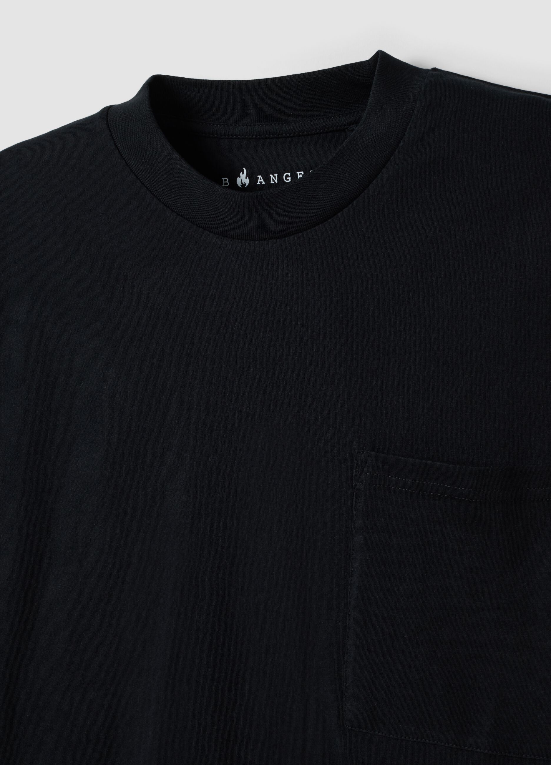 &Mu;&alpha;ύ&rho;&omicron; T-shirt &alpha;&pi;ό 100% &beta;&alpha;&mu;&beta;ά&kappa;&iota; &mu;&epsilon; &sigma;&tau;&rho;&omicron;&gamma;&gamma;&upsilon;&lambda;ή &lambda;&alpha;&iota;&mu;ό&kappa;&omicron;&psi;&eta; &kappa;&alpha;&iota; &tau;&sigma;έ&pi;&eta;, boxy &epsilon;&phi;&alpha;&rho;&mu;&omicron;&gamma;ή