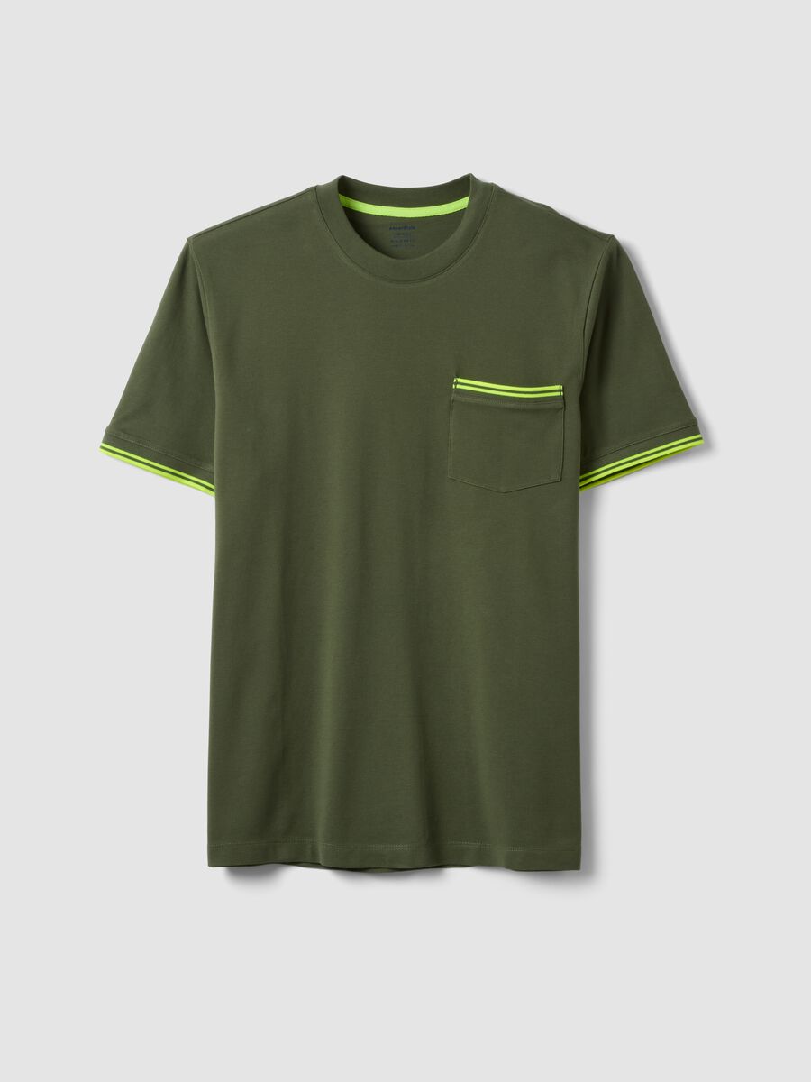 Gr&uuml;nes T-Shirt aus Stretch-Baumwolle mit Brusttasche_4