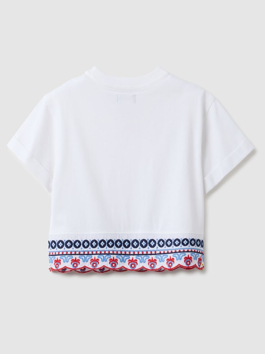 T-shirt blanc en coton pur pour fille, coupe r&eacute;guli&egrave;re avec broderies_1