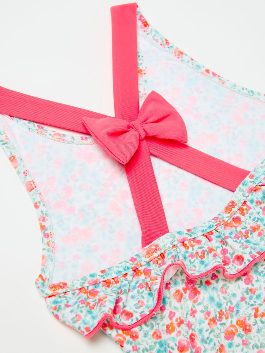 One-piece swimsuit with floral pattern and bow_2