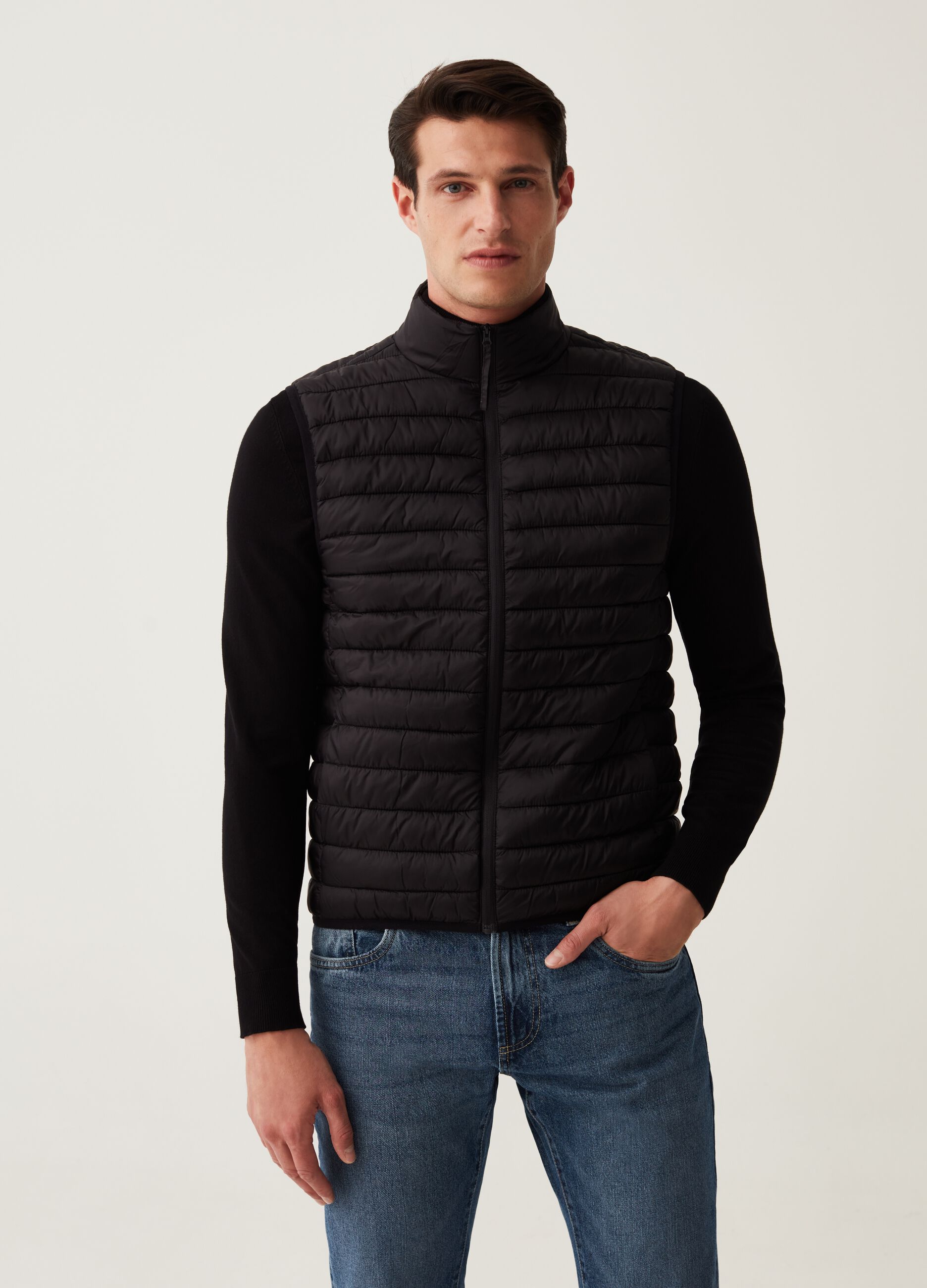 Ultralight gilet with high neck_1