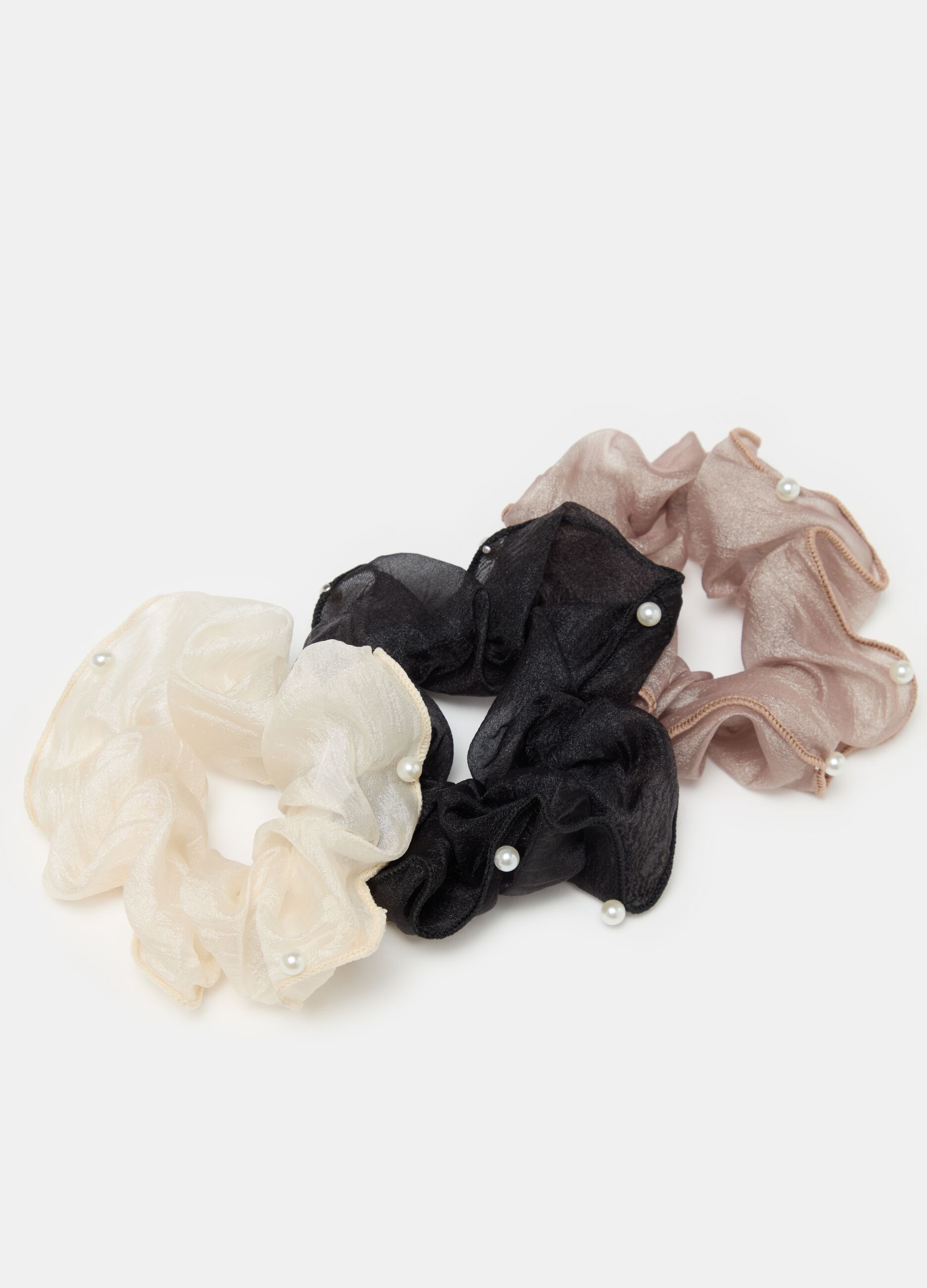 Three-pack hair scrunchies with pearls