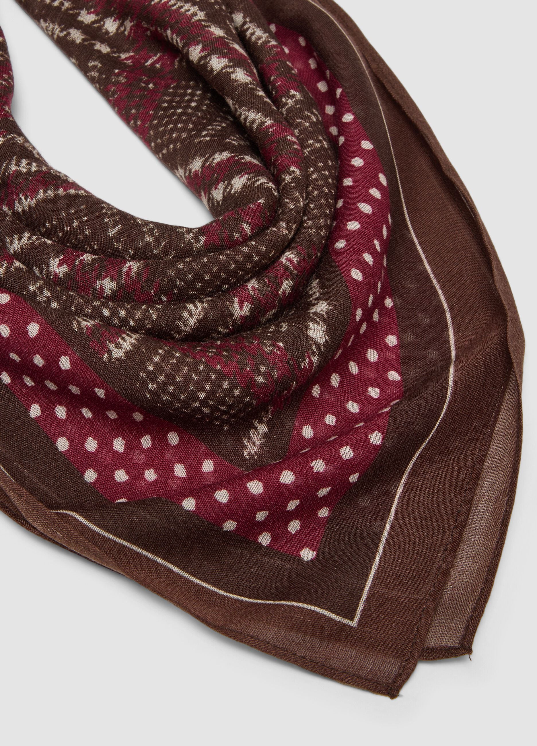 Foulard marrone in misto viscosa e lana a pois
