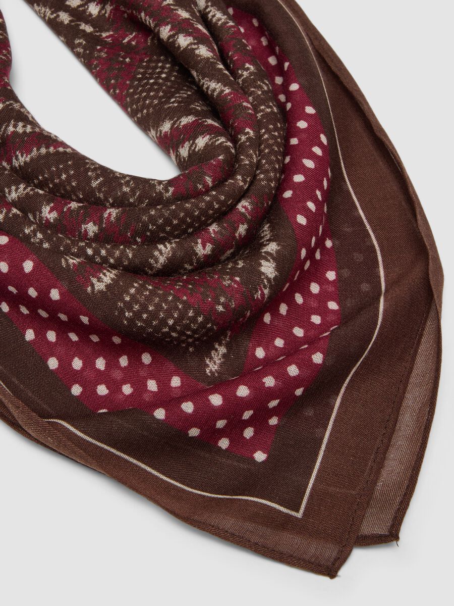 Foulard marrone in misto viscosa e lana a pois_2