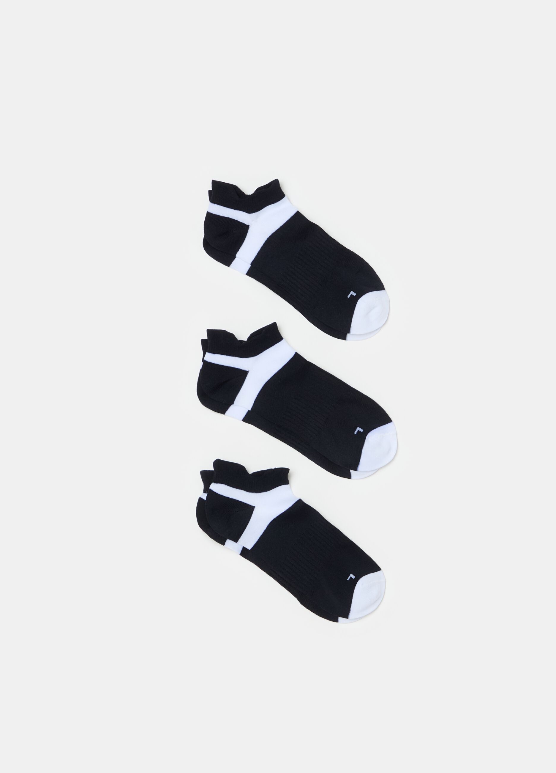 Three-pair pack stretch sneaker liners