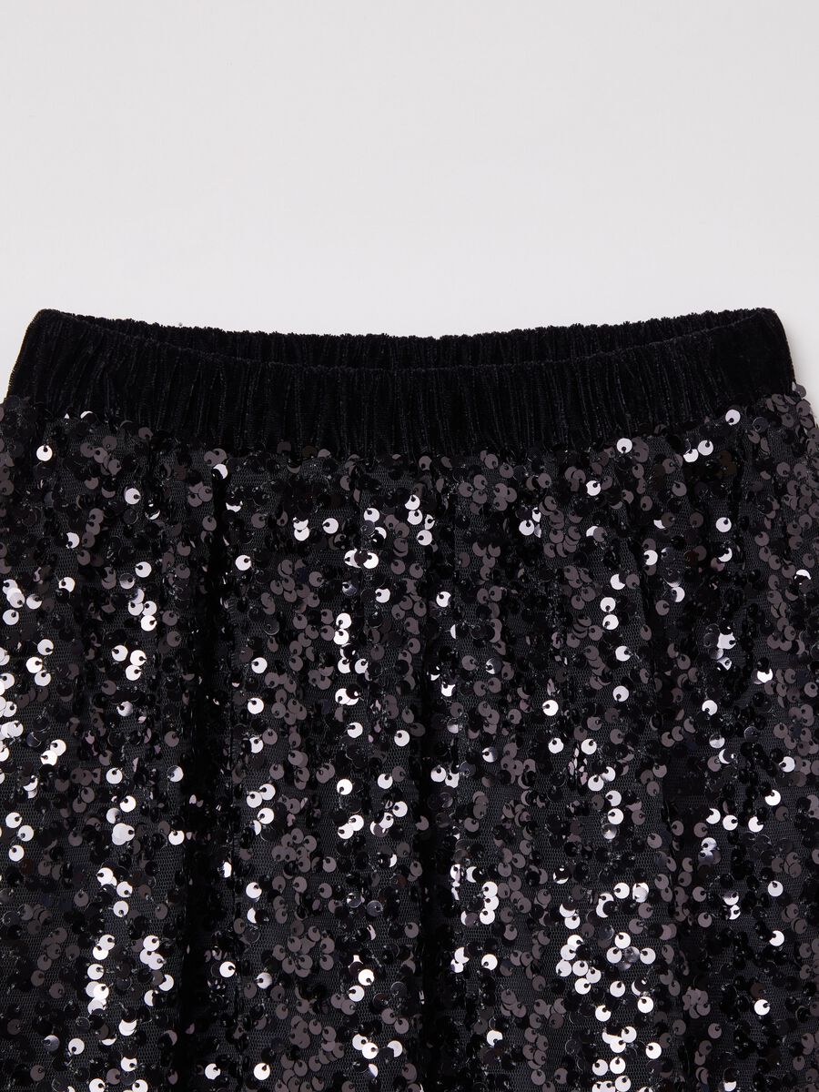 Short skirt with sequins_2