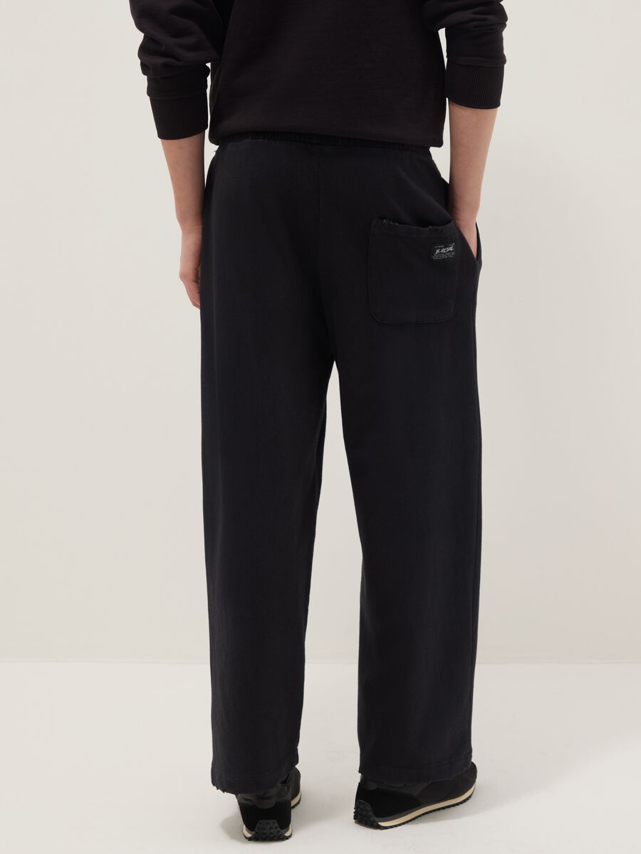 Black cotton blend regular fit trousers_2
