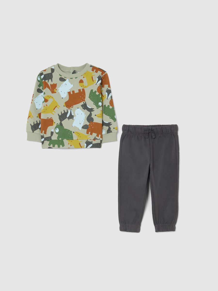 Multicolour cotton sweatshirt and trousers set for boys, regular fit_0