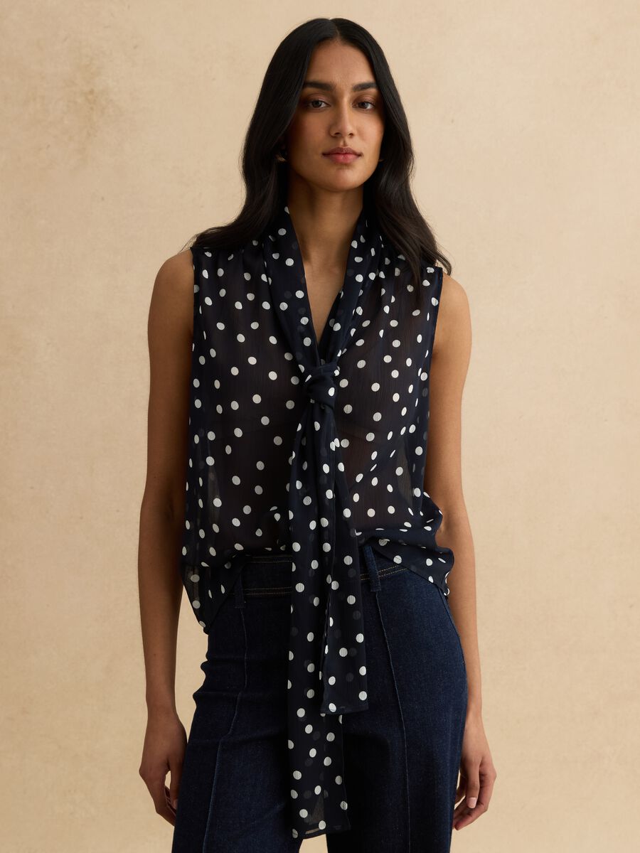 Sleeveless multicolour polka dot blouse with fancy collar, regular fit_1