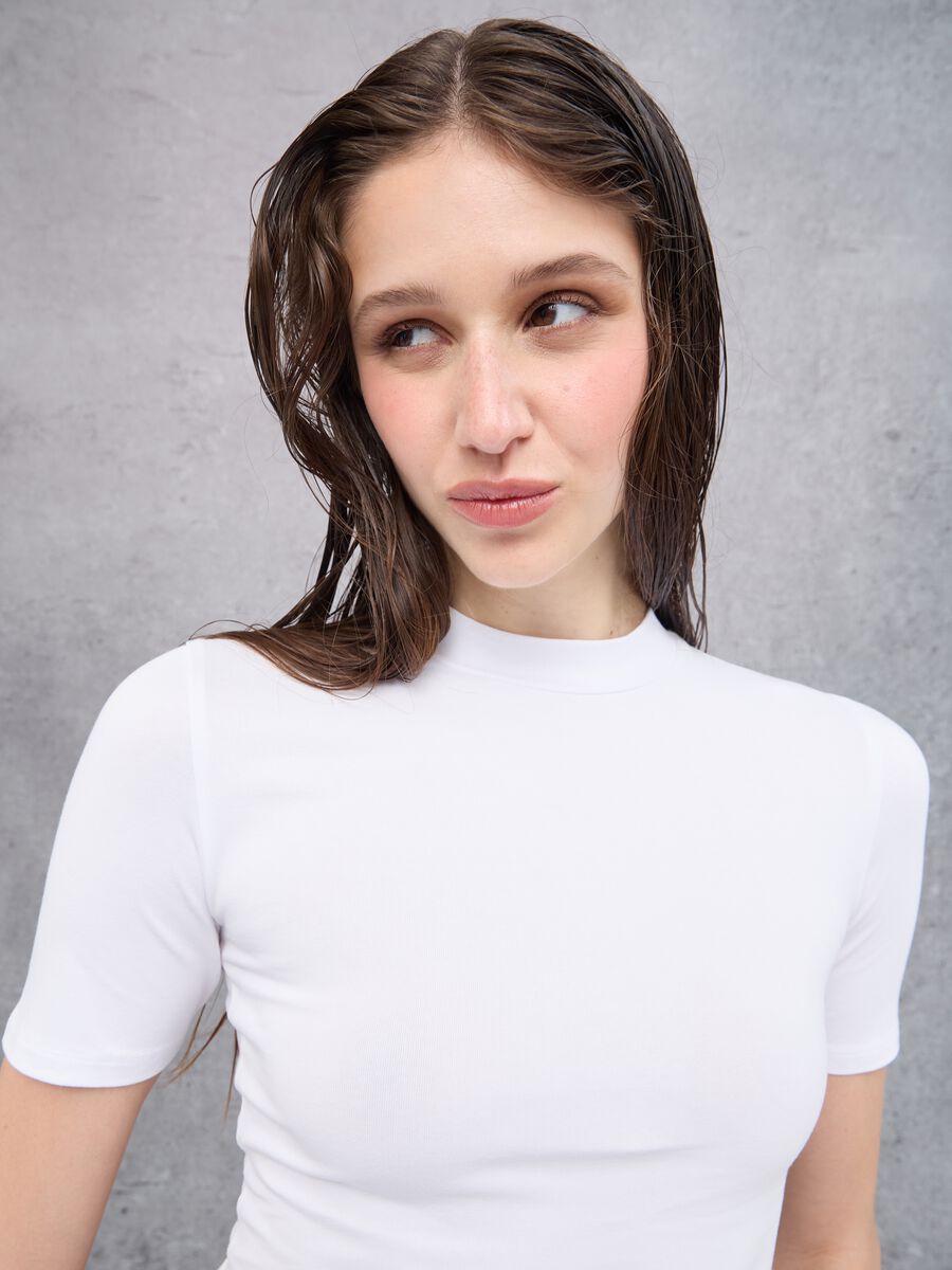 Camiseta Mockneck Blanca_2