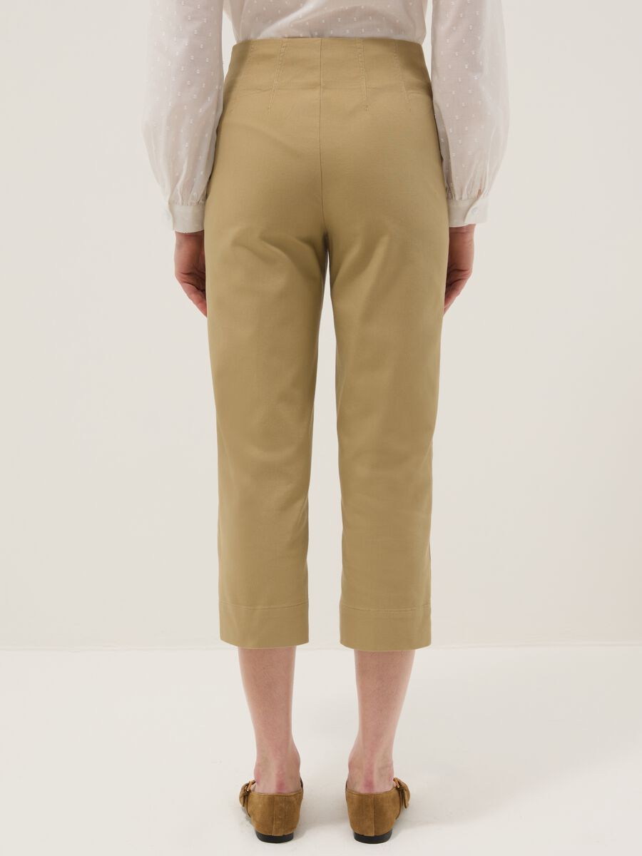 Beige slim fit ankle-length trousers in stretch cotton_2
