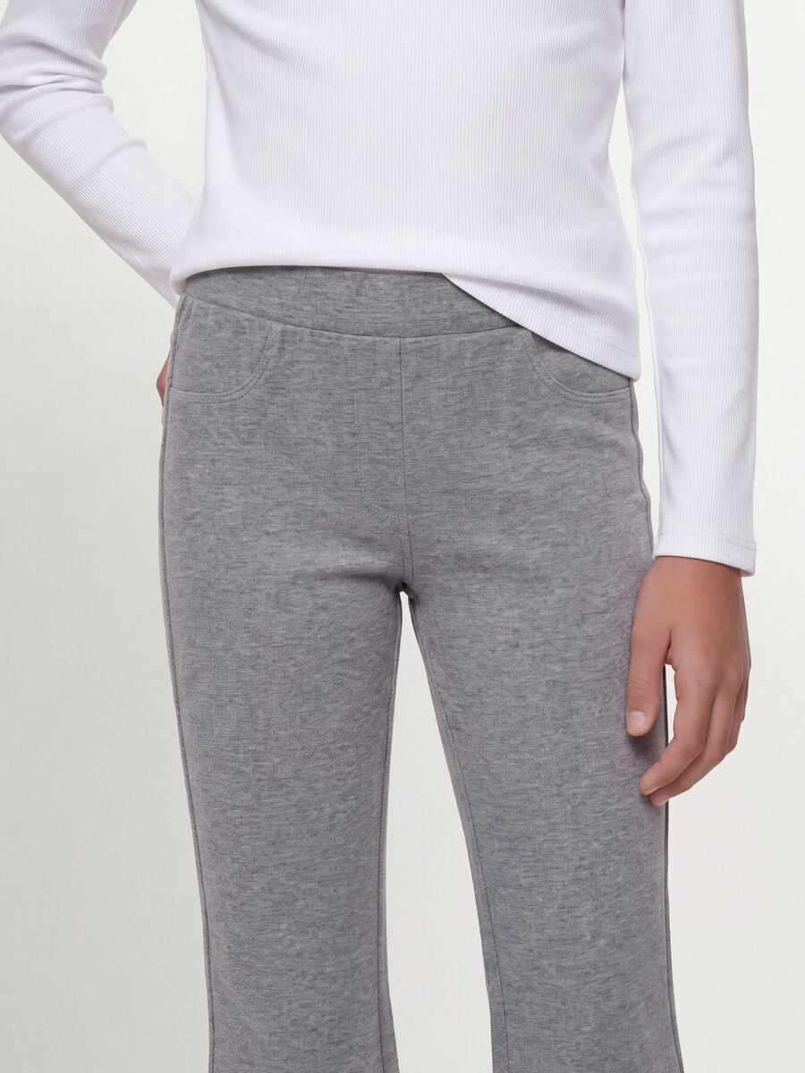Grey flared trousers in organic cotton and stretch viscose_3