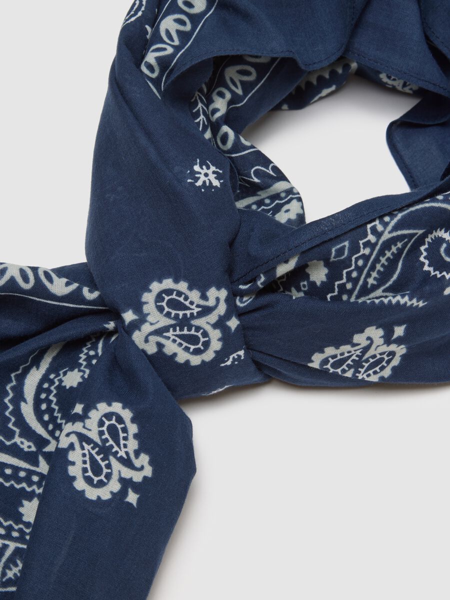 Blaue Baumwollschal mit Paisleymuster_1